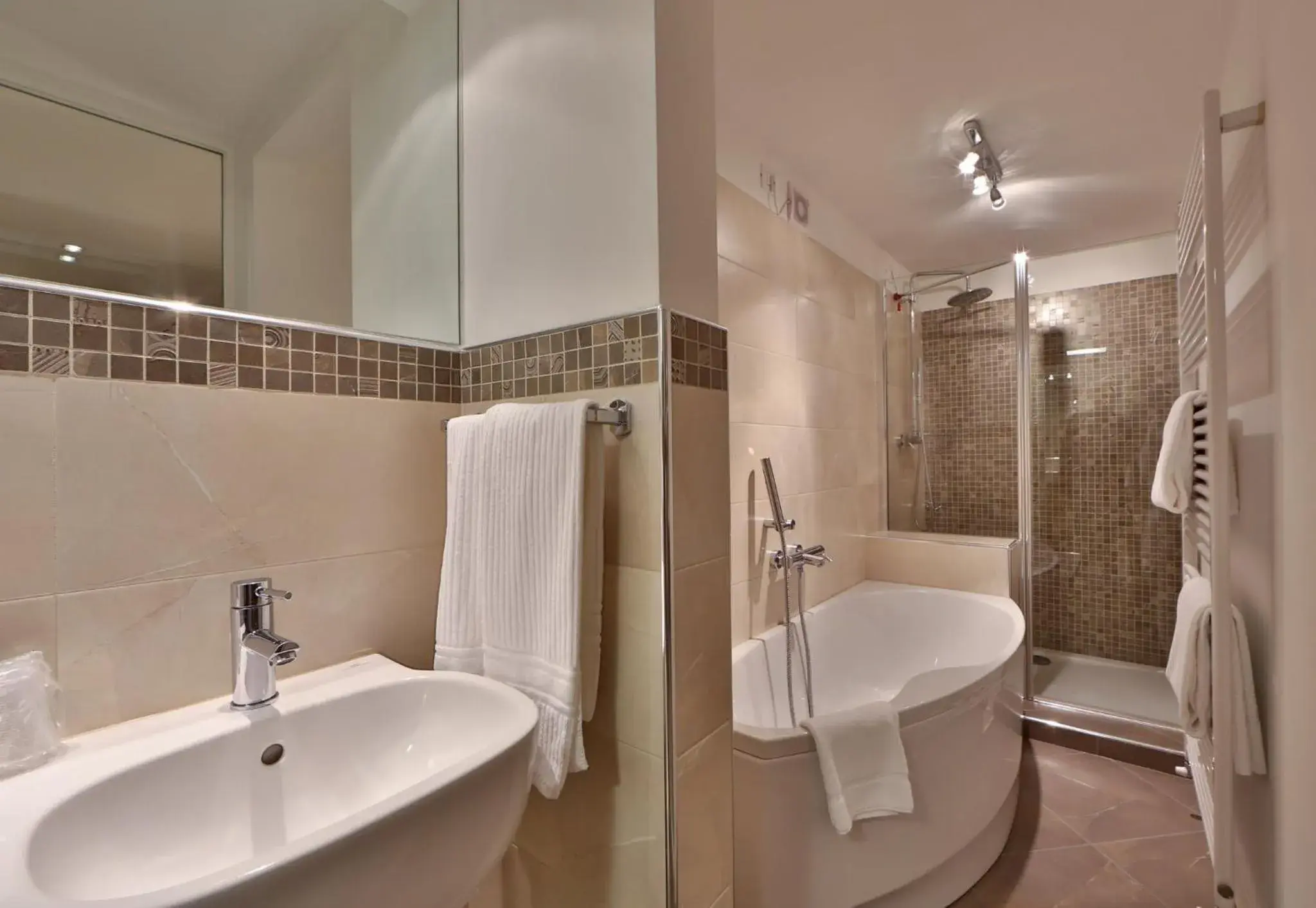 Bathroom in Best Western Hotel Canon d'Oro