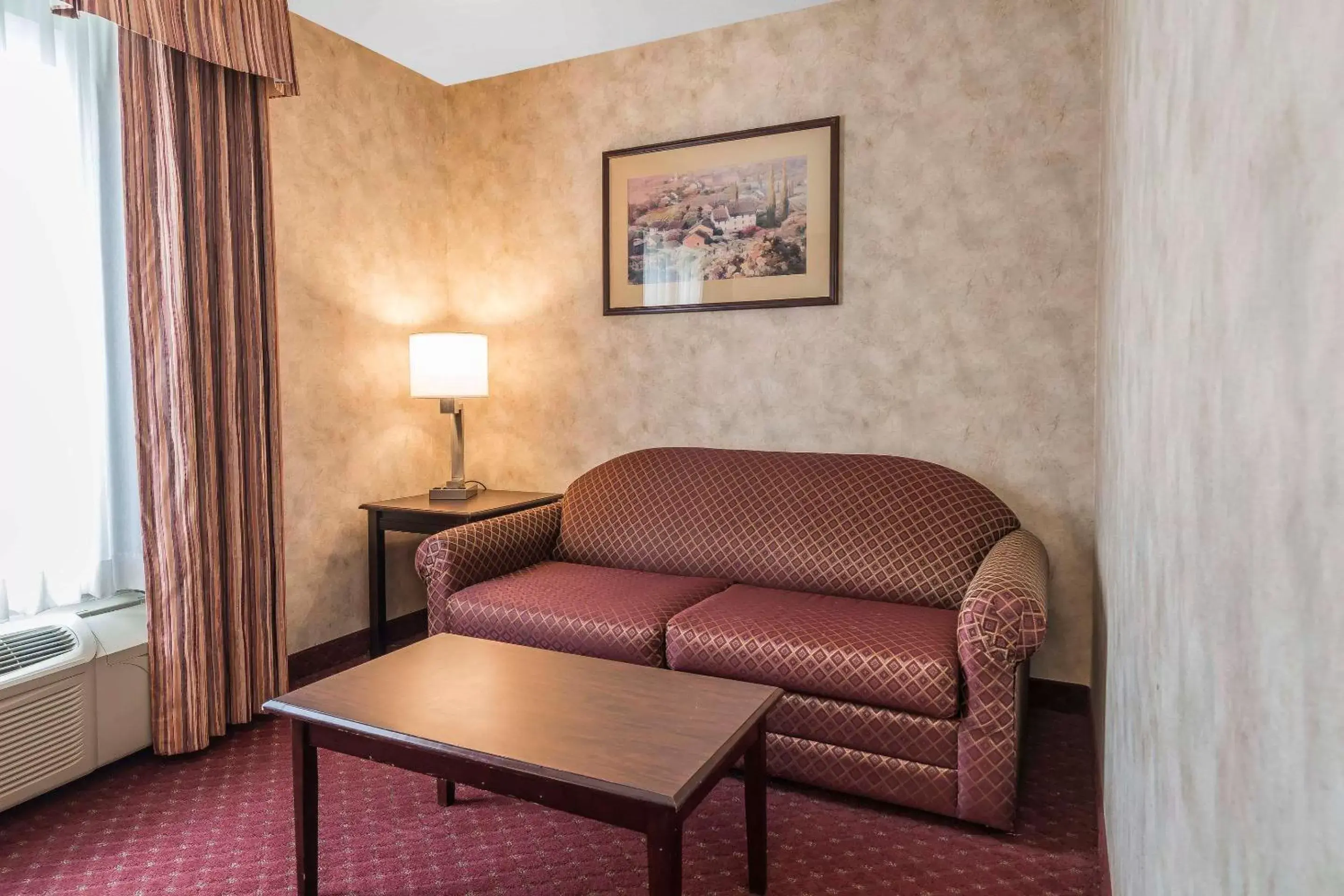 Photo of the whole room, Seating Area in Comfort Inn & Suites Walla Walla