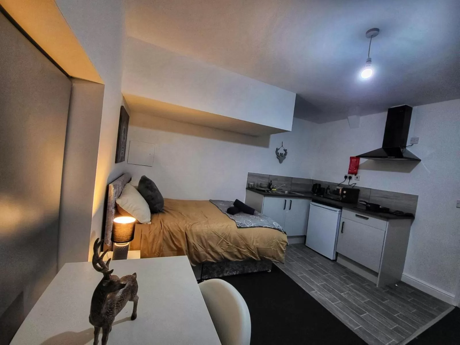 Photo of the whole room in Easy Living Nottingham - Burns Street