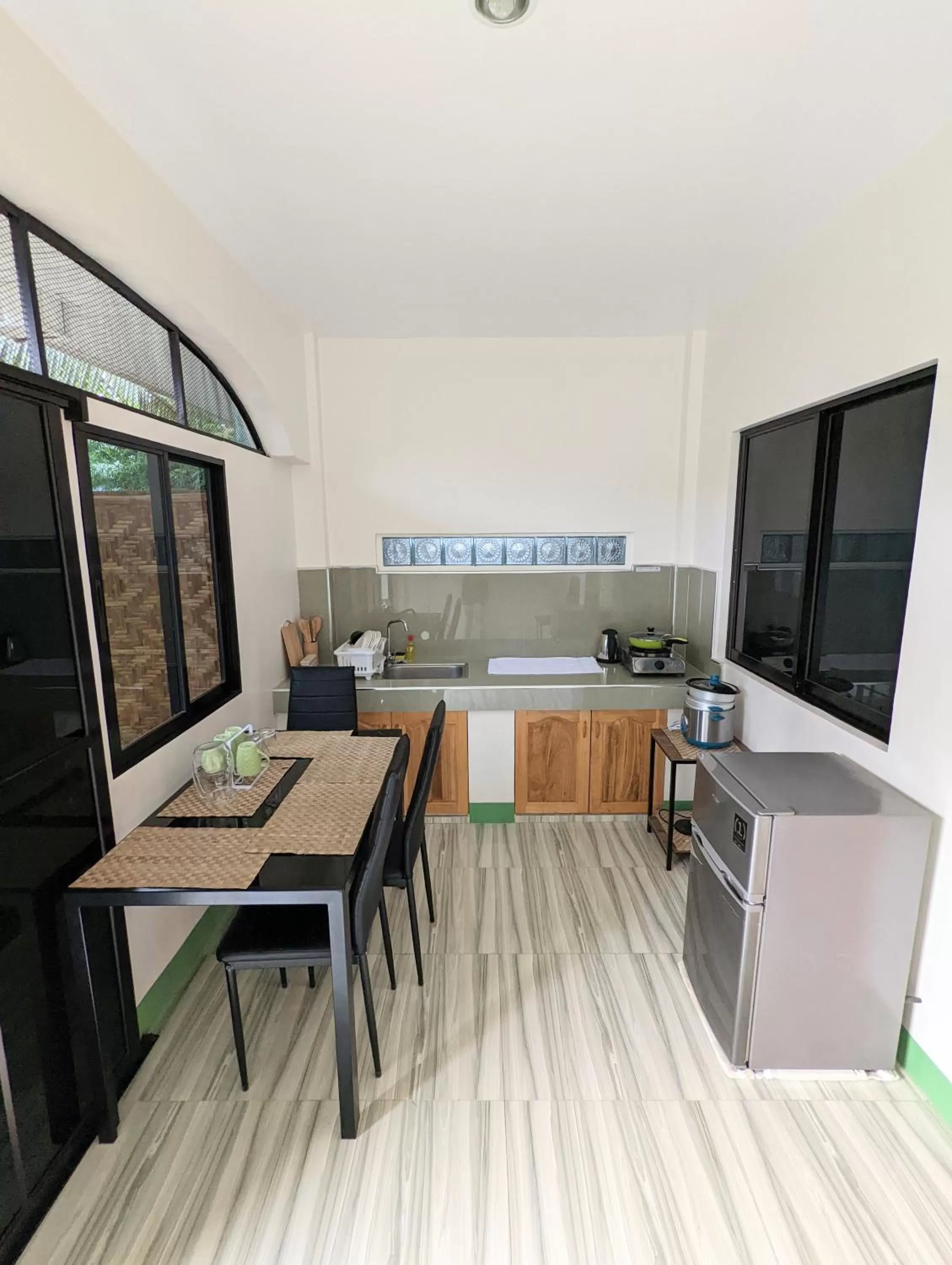 Dining Area in Charlina Inn Panglao