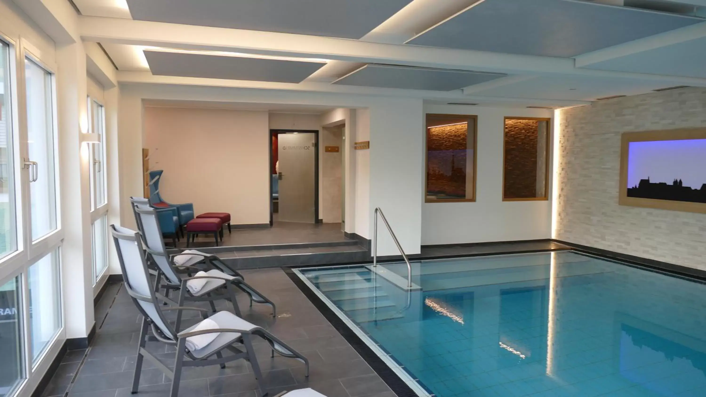 Swimming Pool in Hotel & Gasthof Richard Held