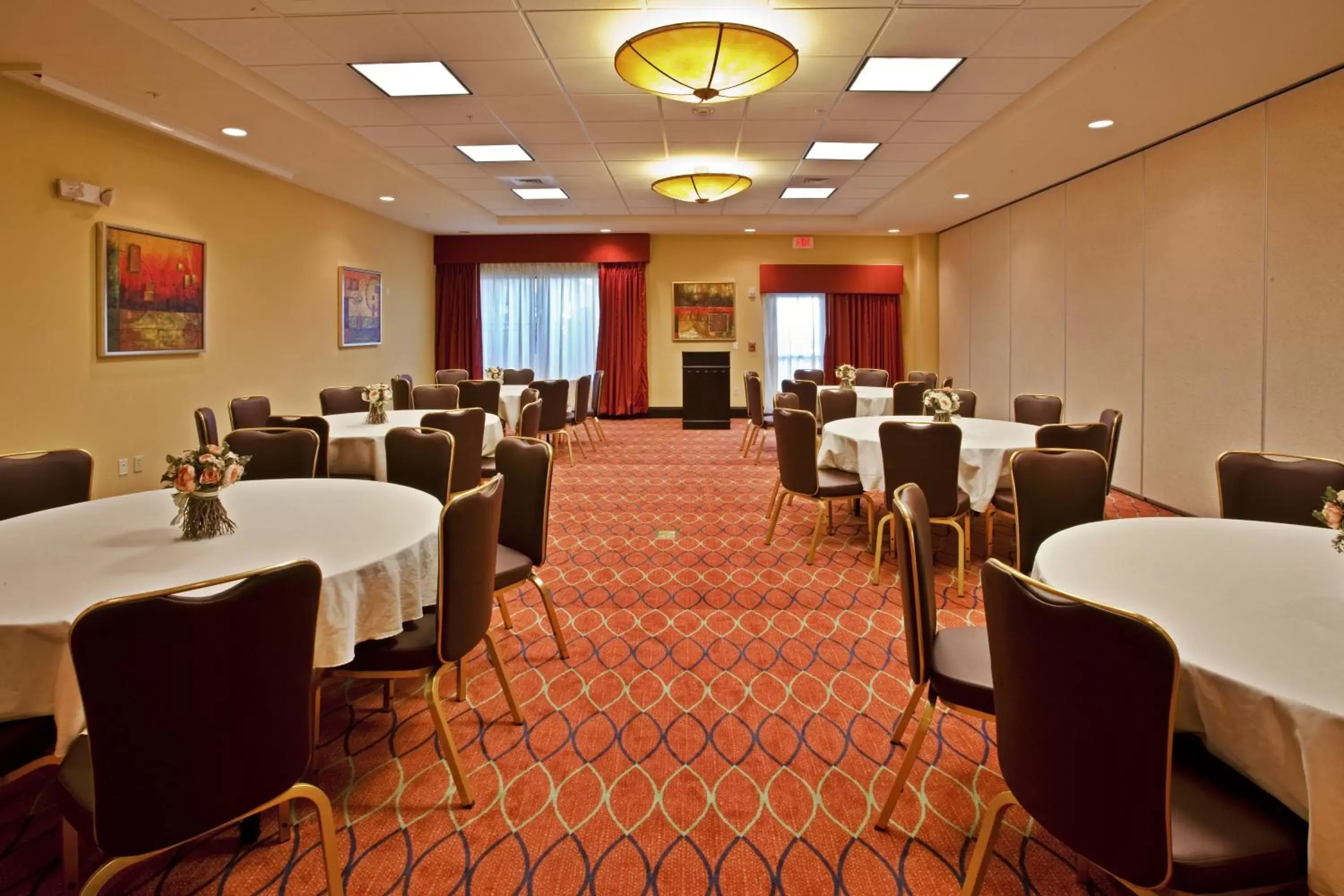 Meeting/conference room in Holiday Inn Express-International Drive, an IHG Hotel