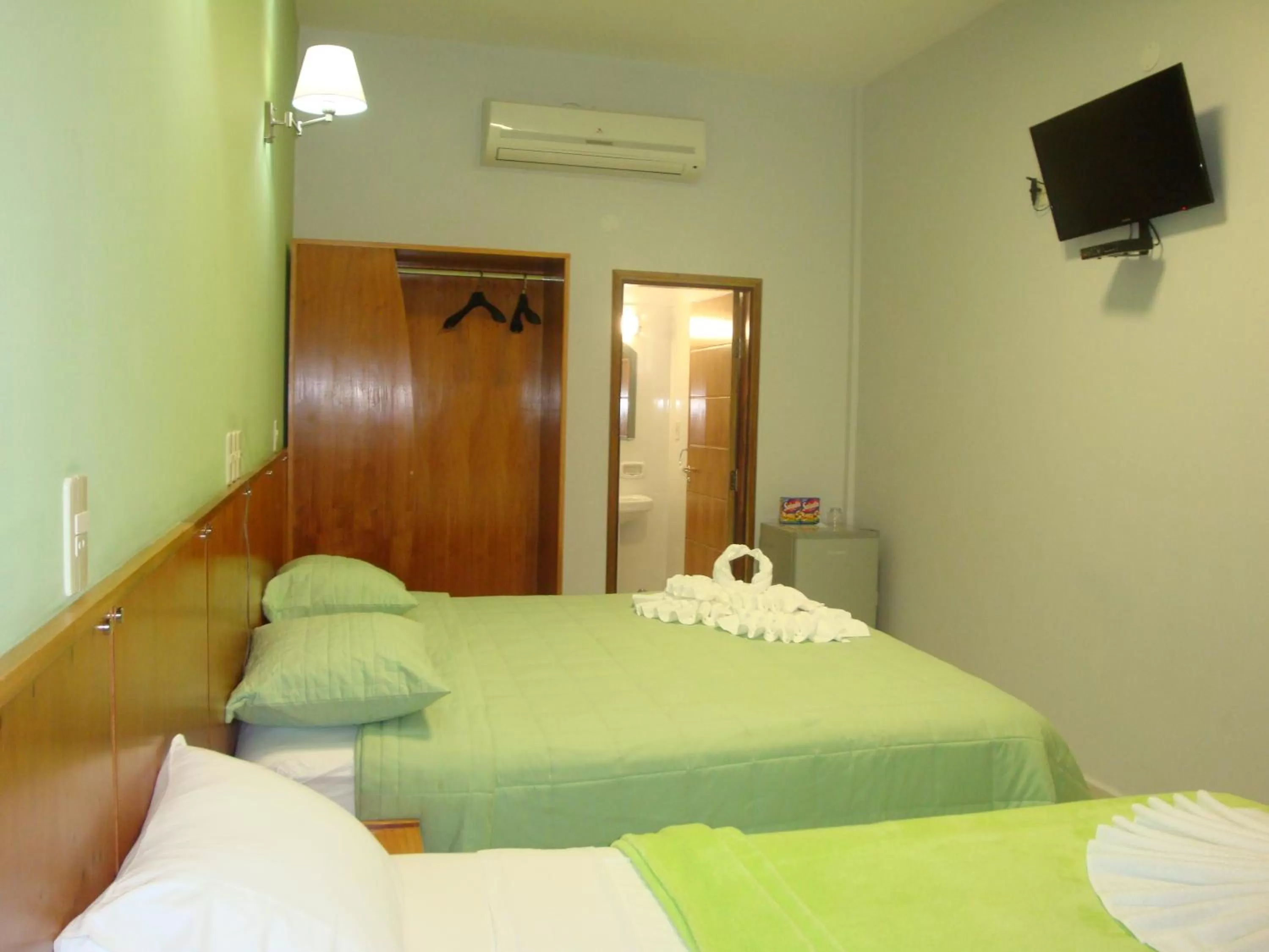 Photo of the whole room, Bed in Terwindt Hotel