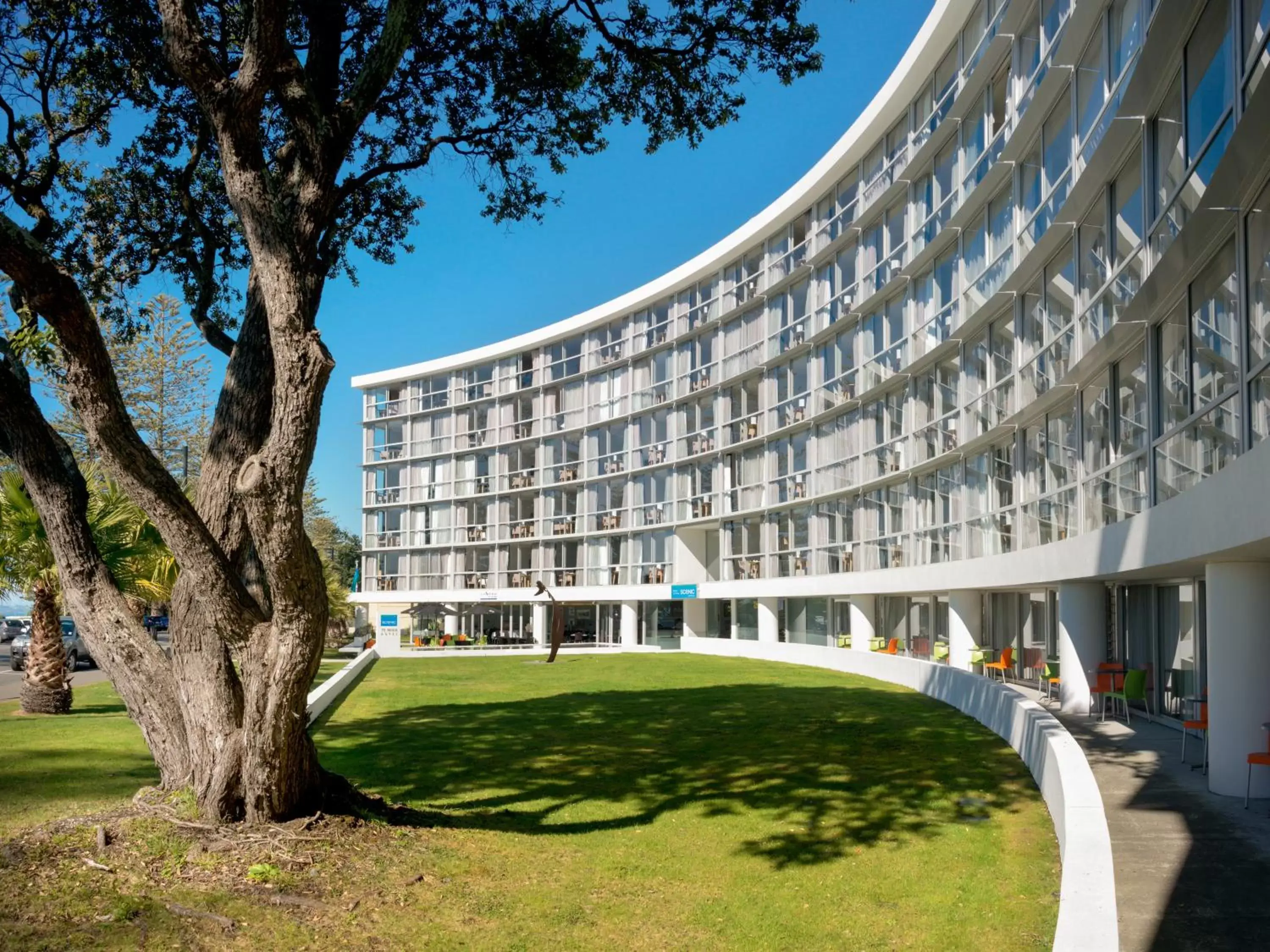 Property building in Scenic Hotel Te Pania Property building in Scenic Hotel Te Pania