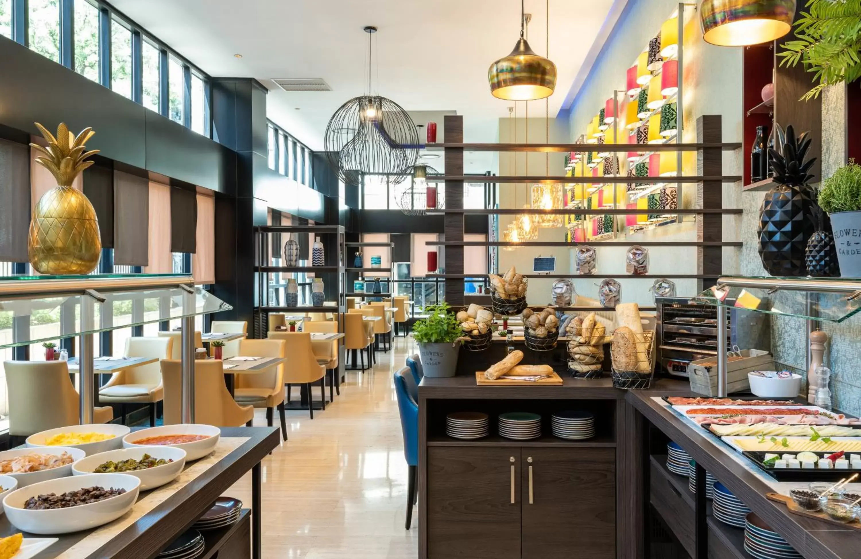 Buffet breakfast, Restaurant/Places to Eat in Leonardo Hotel Madrid City Center