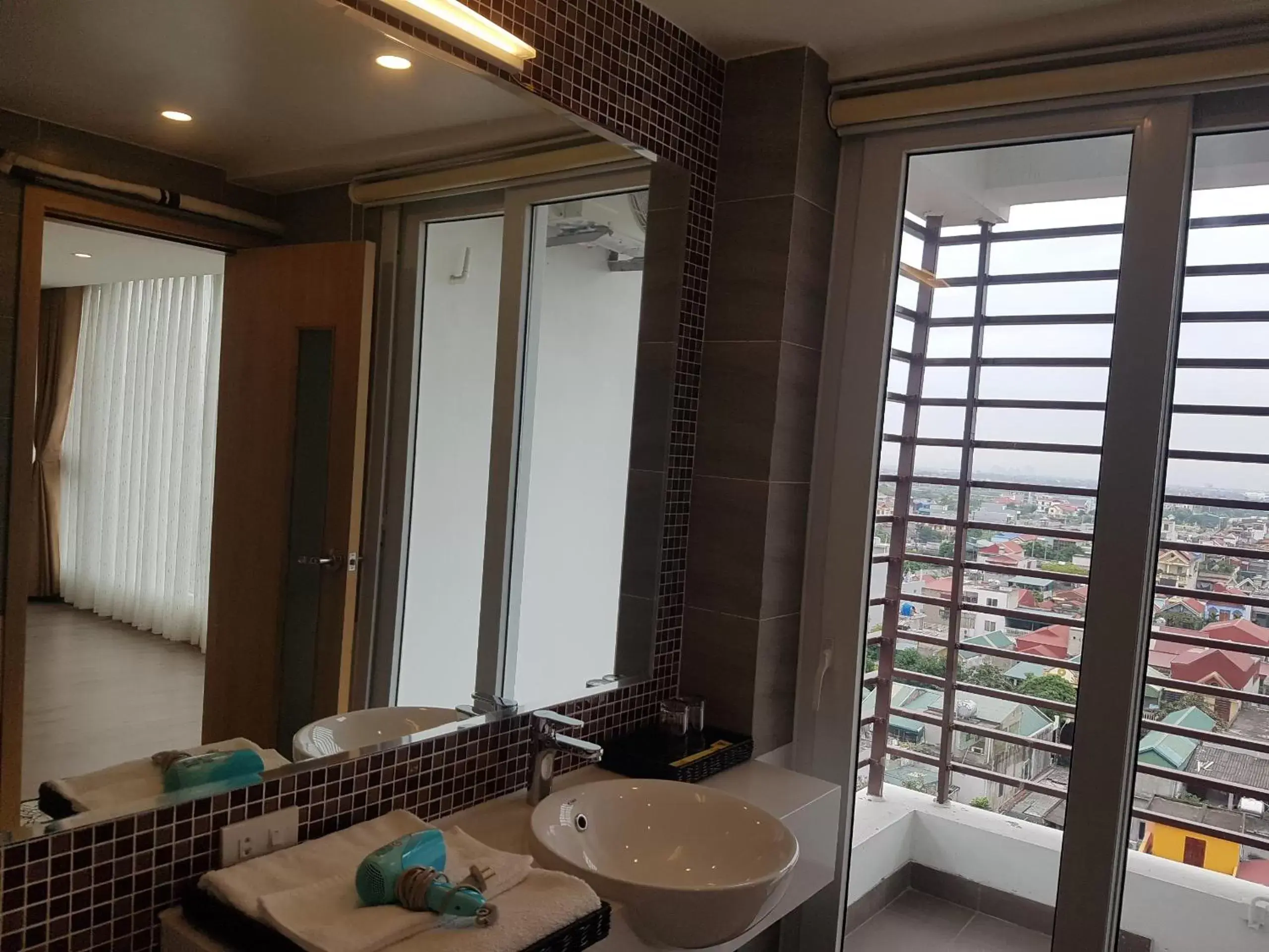 Bathroom in The Queen Hotel Ninh Binh