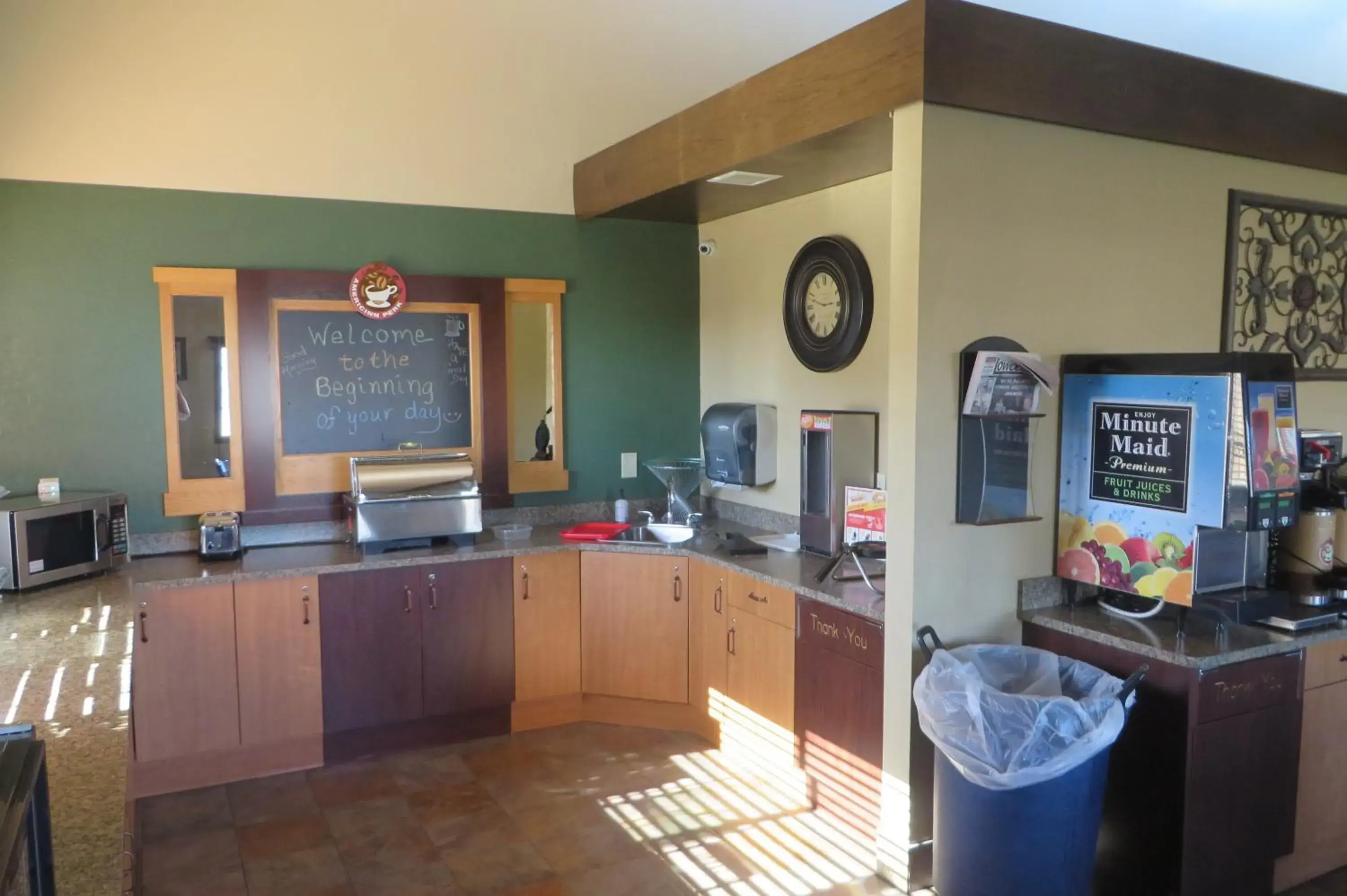 Day, Kitchen/Kitchenette in AmericInn by Wyndham Forest Lake