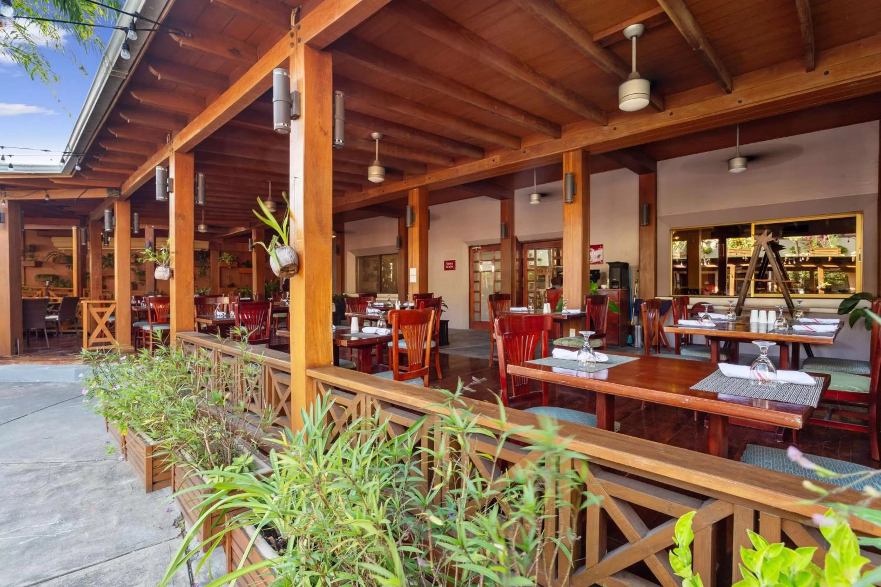 Property building in Best Western Plus Belize Biltmore Plaza