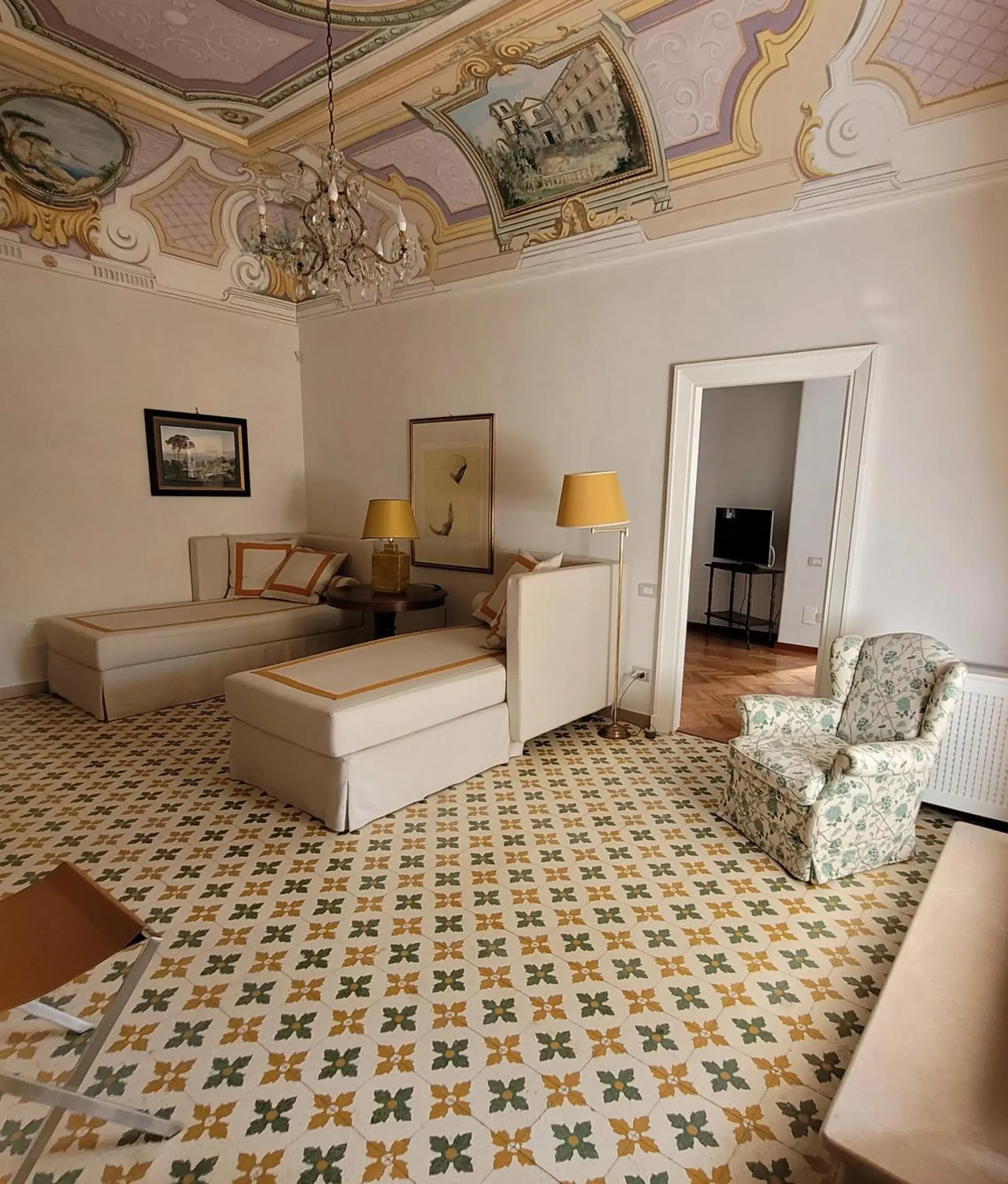 Photo of the whole room, Seating Area in Grand Hotel Cocumella