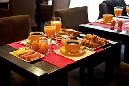 Restaurant/places to eat in Tonic Hôtel du Louvre