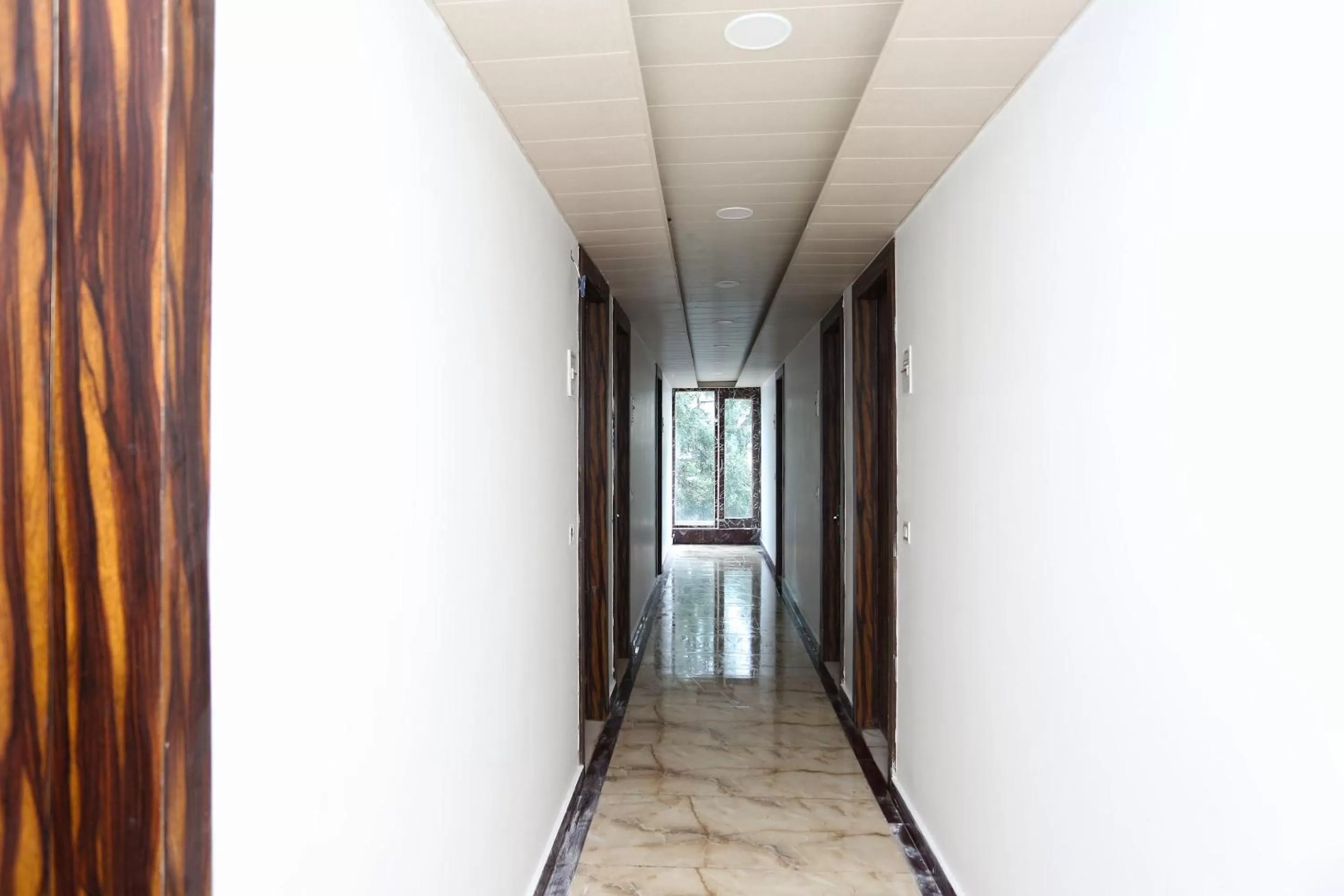 Lobby or reception in Super OYO Capital O Hotel Rosewood Inn