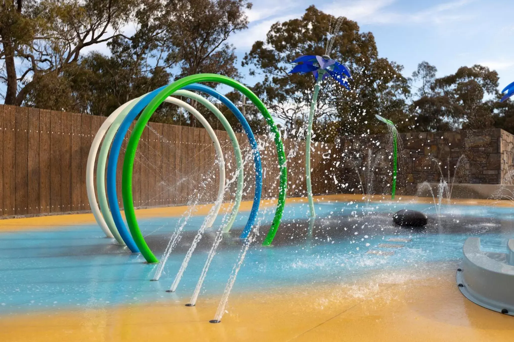Activities, Water Park in Alivio Tourist Park Canberra