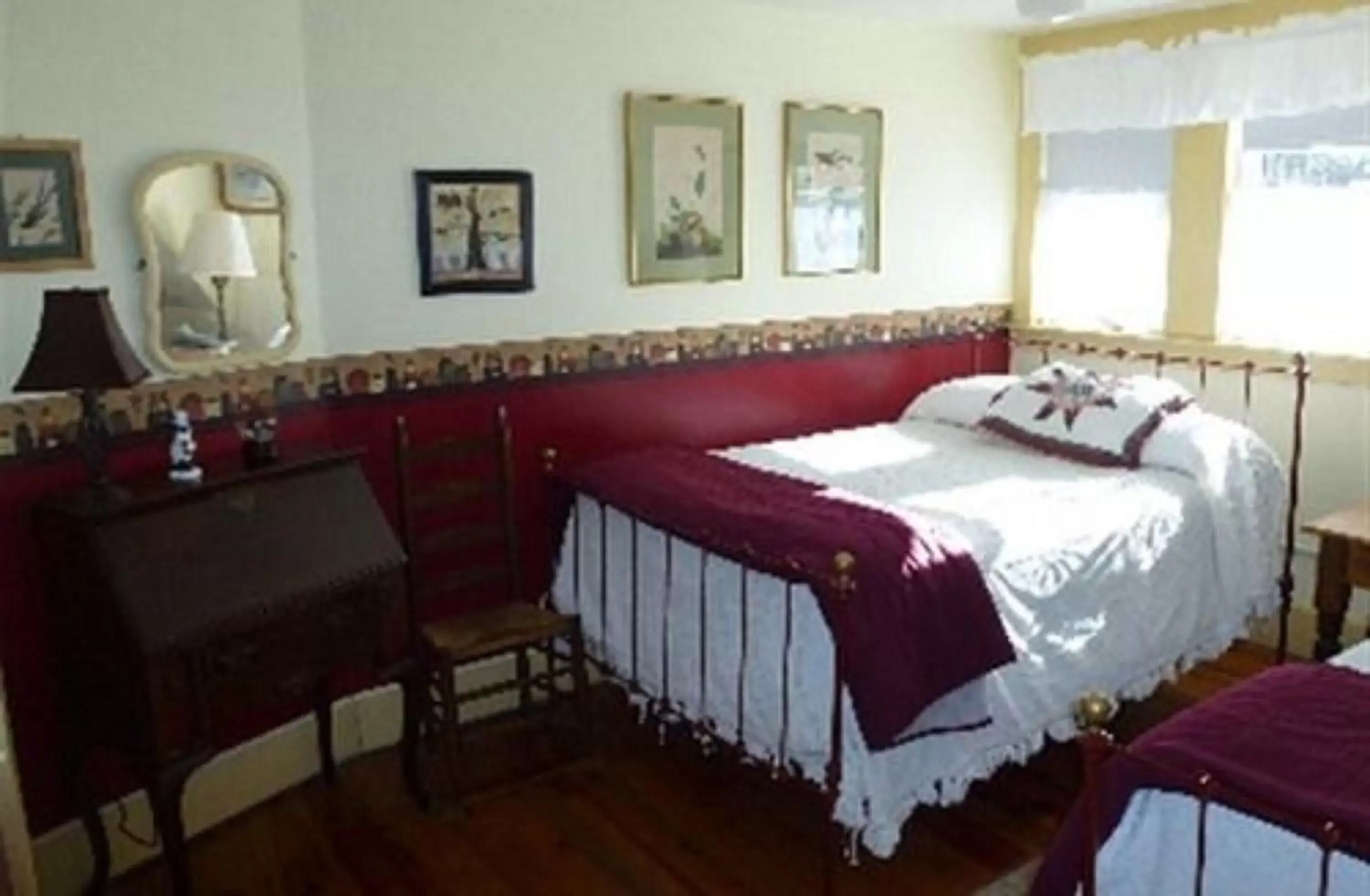 Bedroom in Spruce Moose Lodge