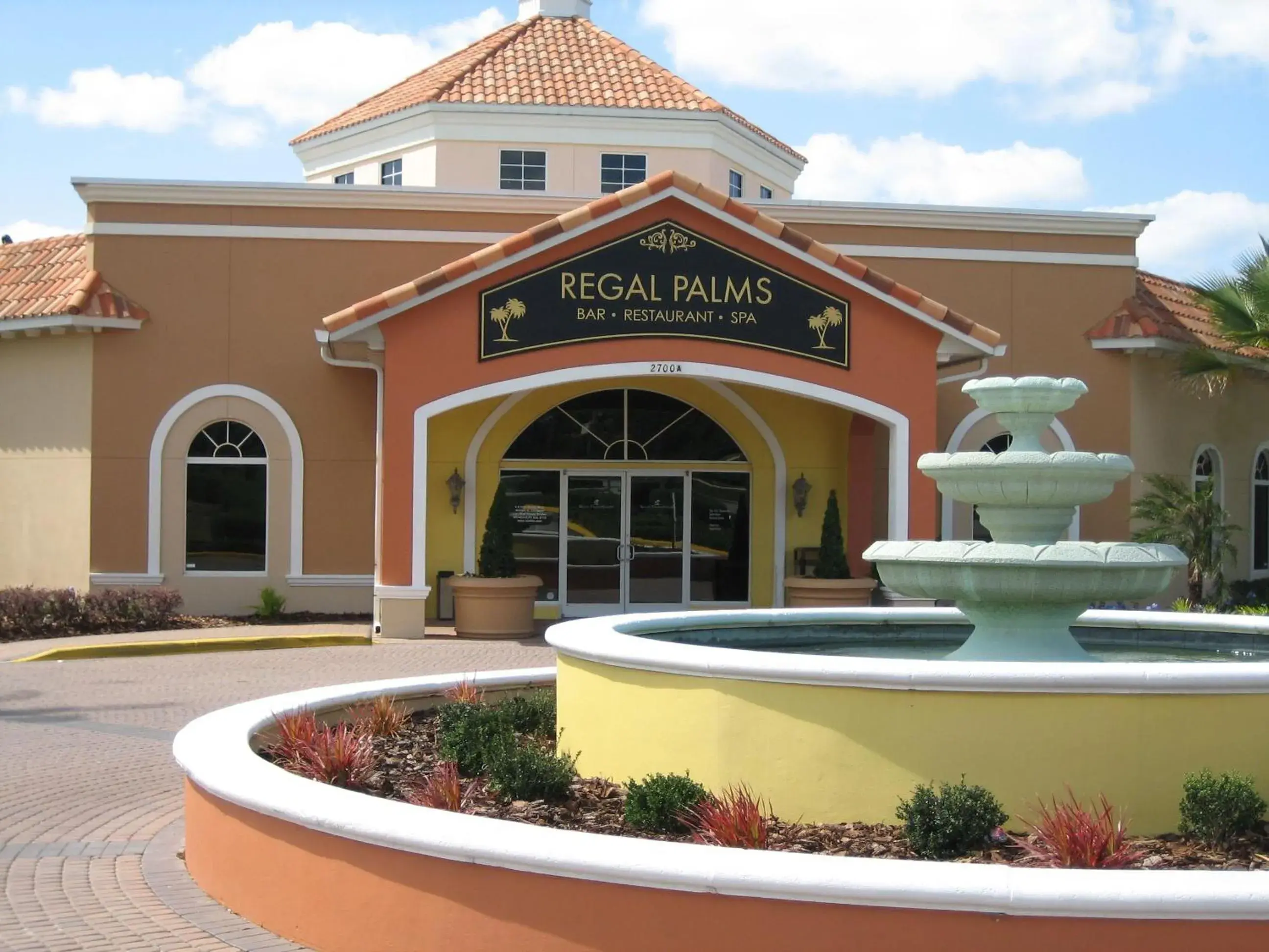 Facade/entrance, Property Building in Regal Palms Resort & Spa