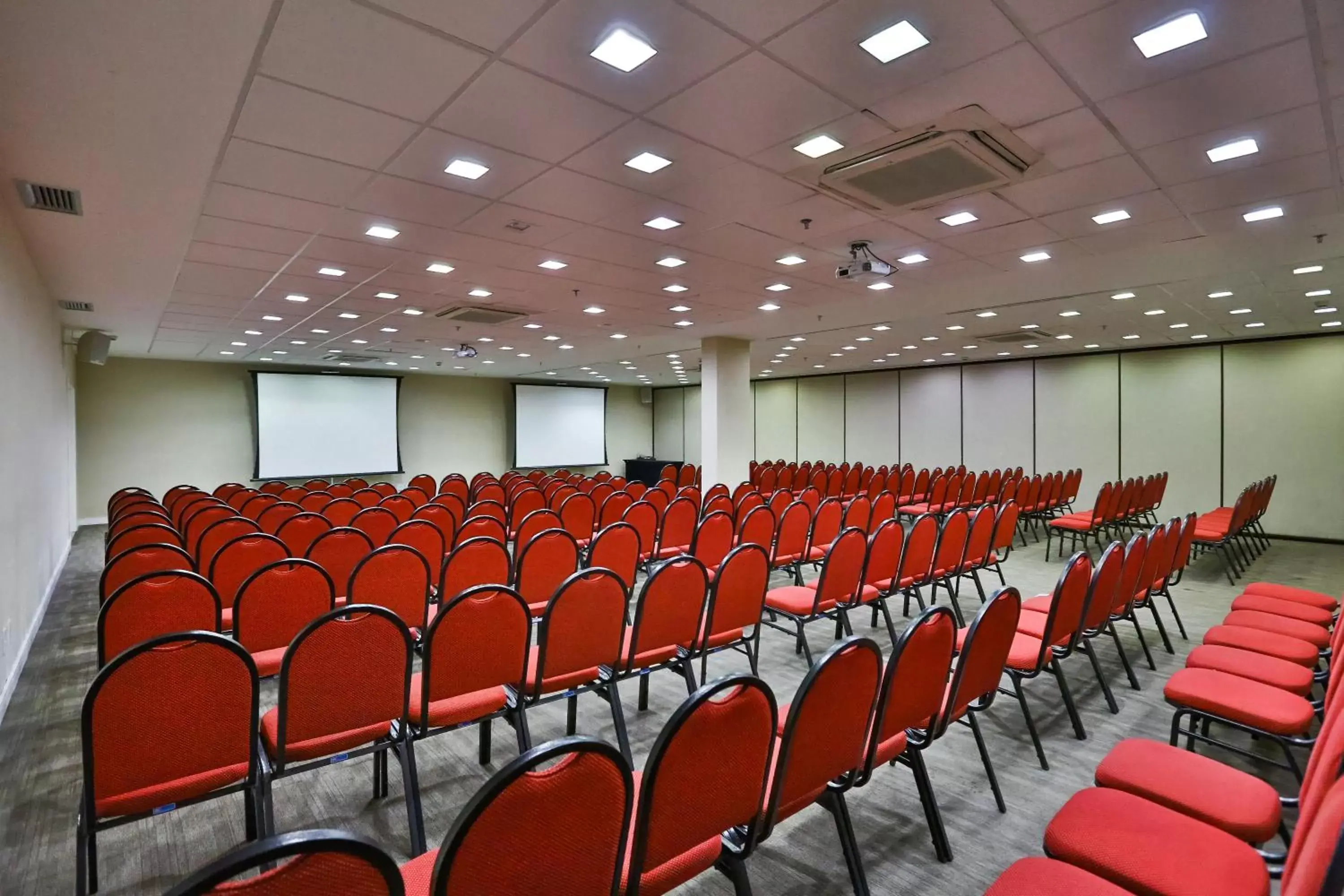 Meeting/conference room in Quality Hotel & Suites Brasília