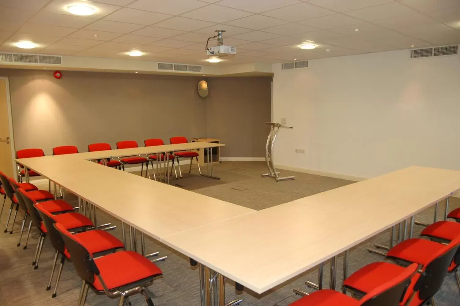 Business facilities in Kings Court Hotel