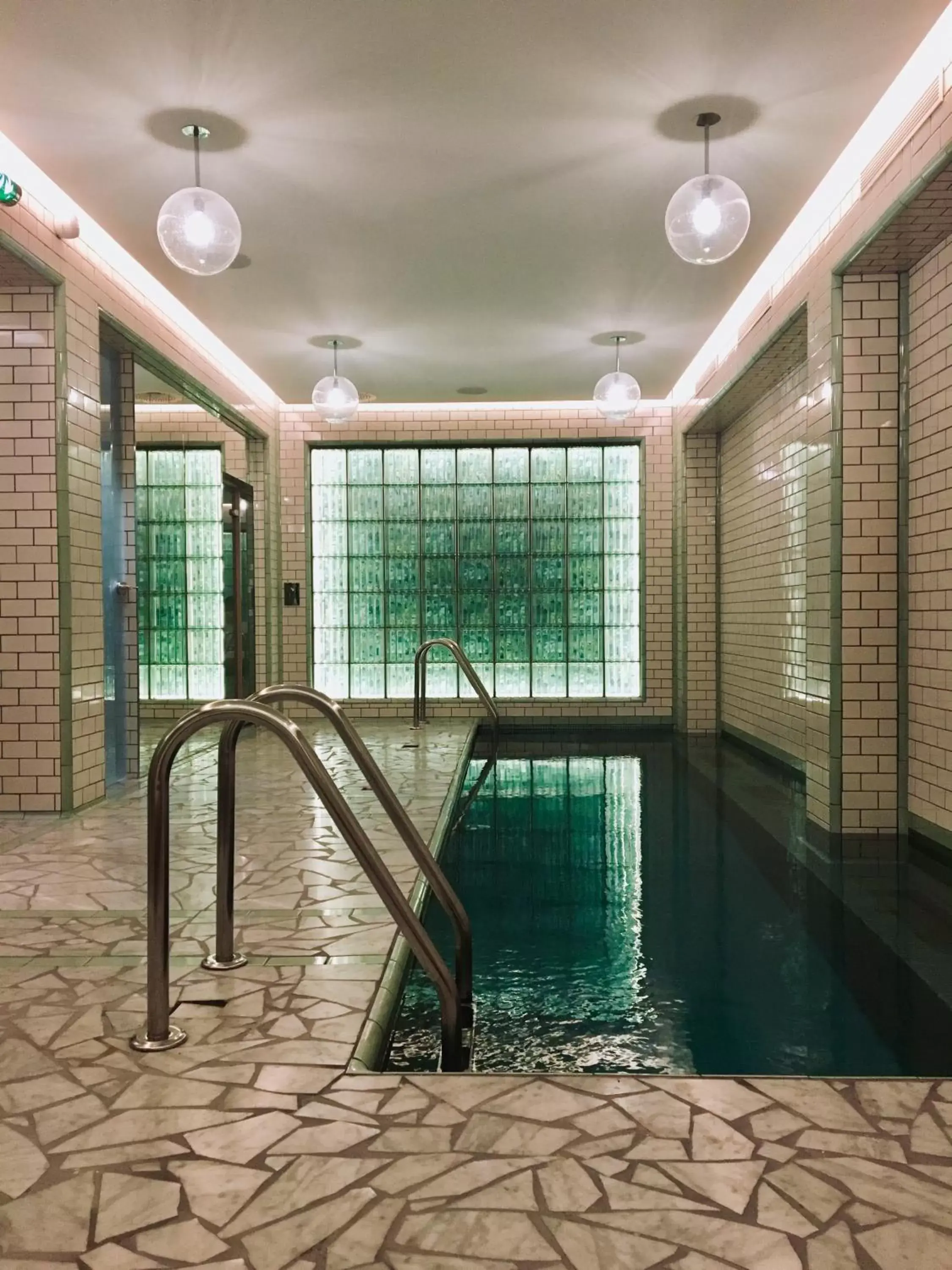 Sauna, Swimming Pool in Hôtel Le Ballu