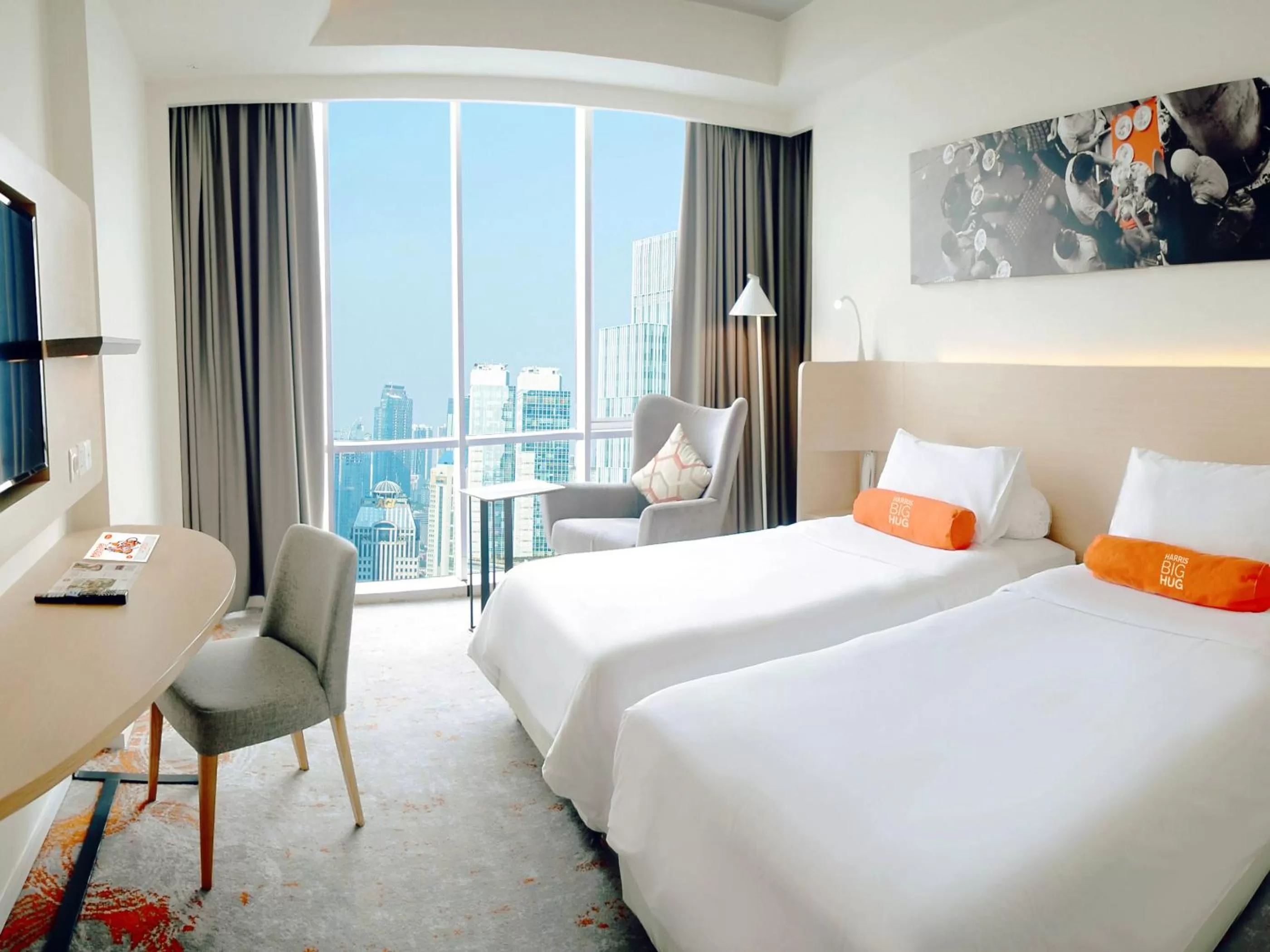 Photo of the whole room, Bed in HARRIS Suites fx Sudirman