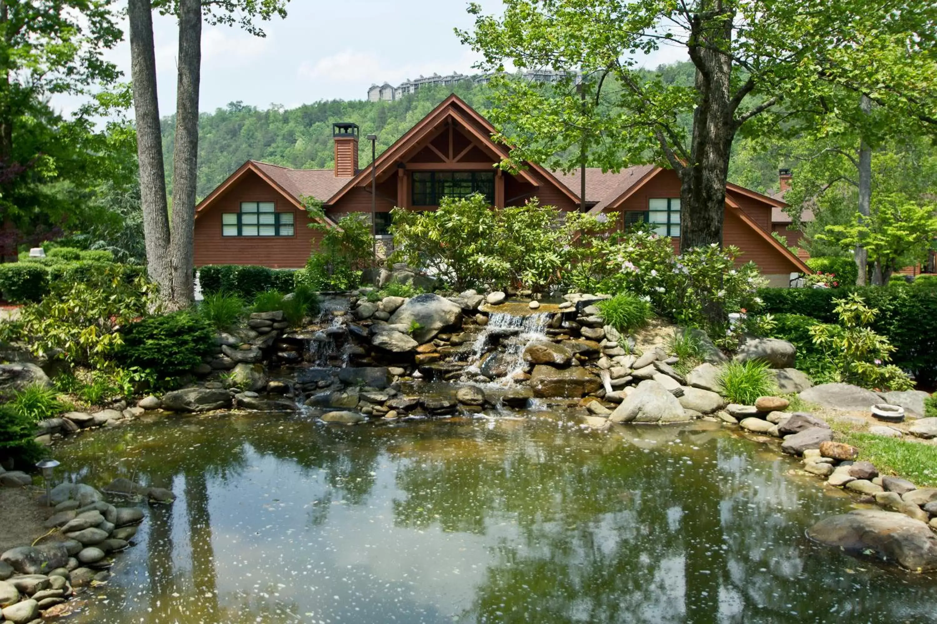 Decorative detail, Property Building in Bent Creek Golf Village