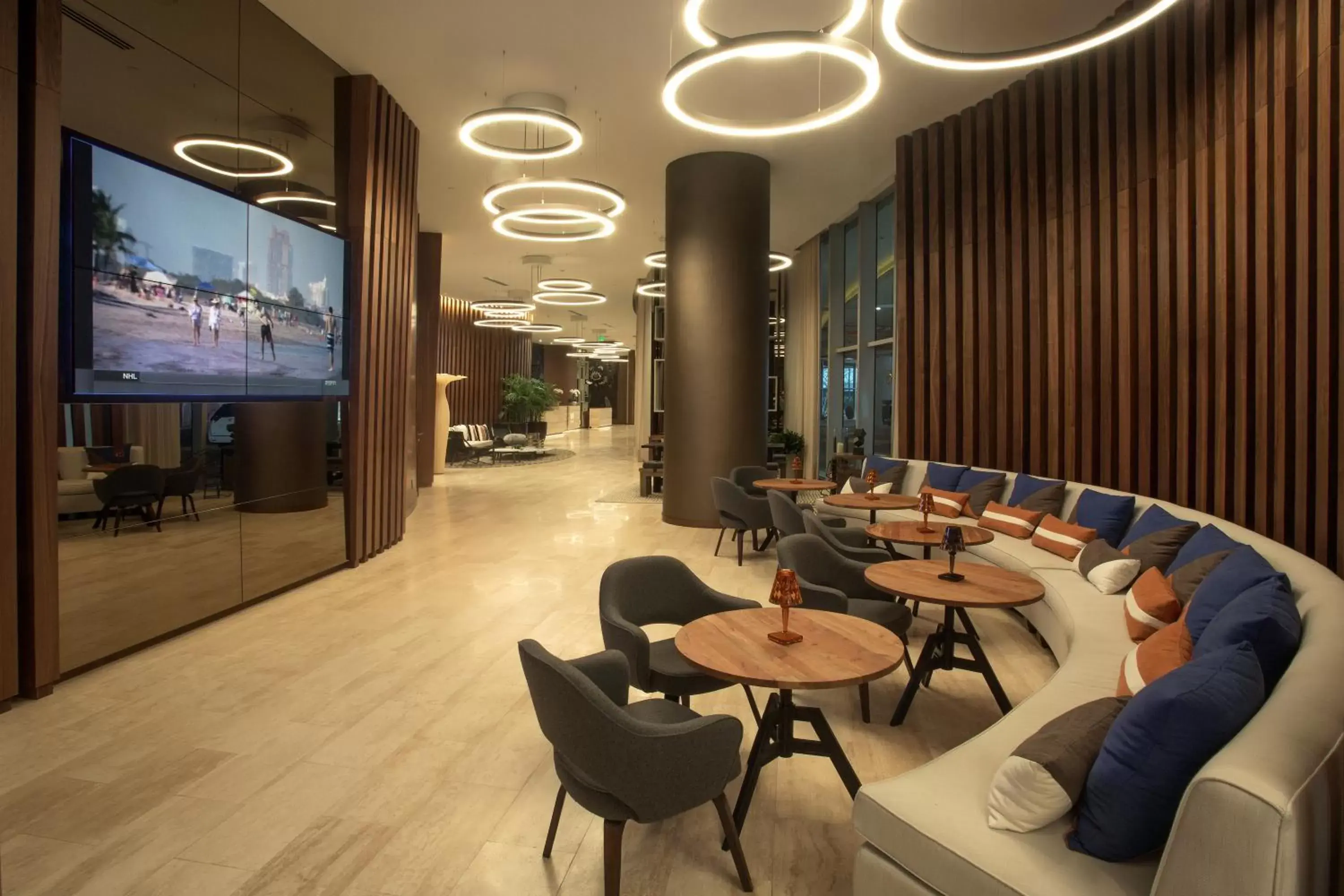 Lobby or reception, Lounge/Bar in Hyde Resort & Residences