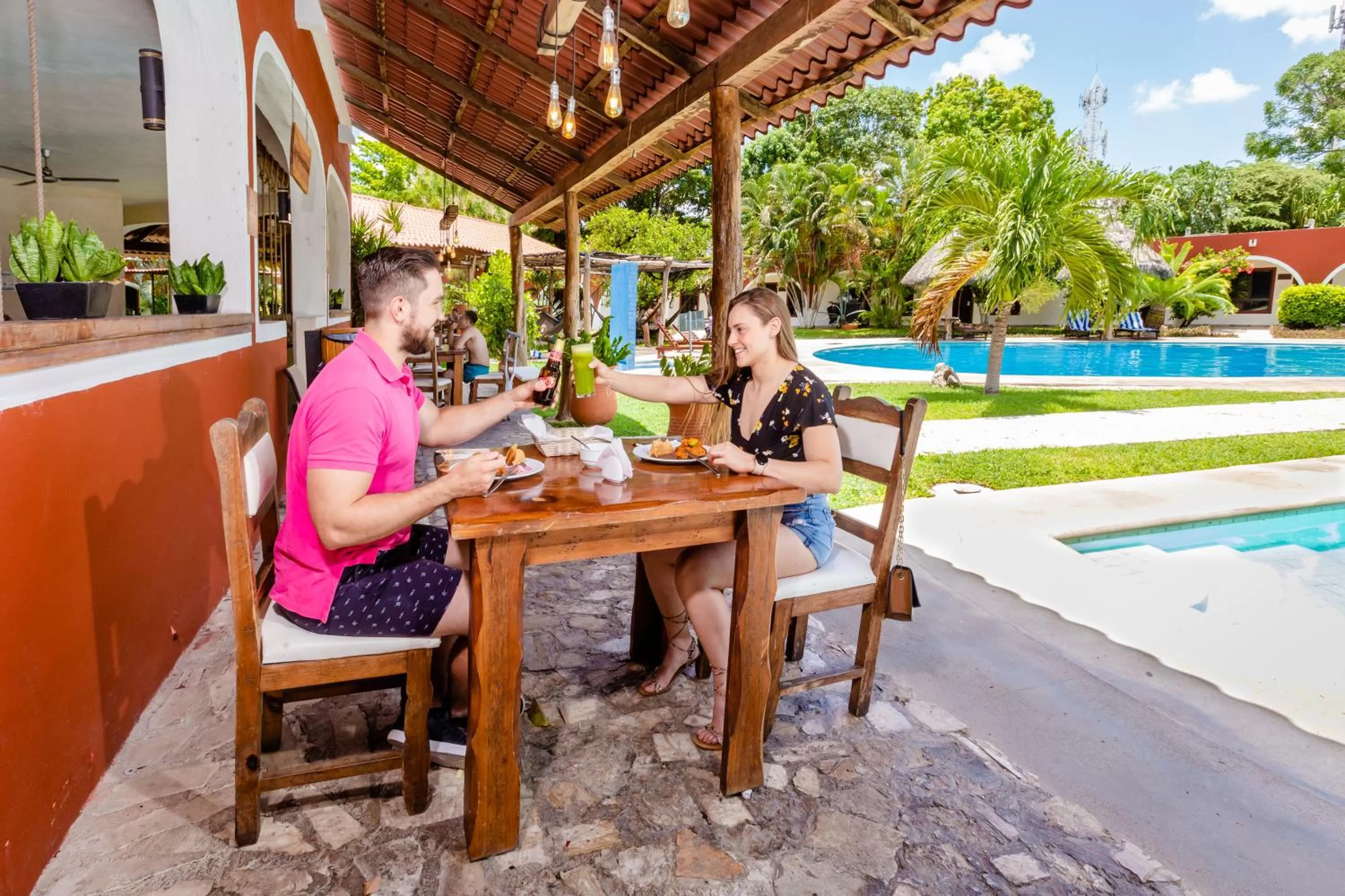 Restaurant/places to eat in Hacienda Inn Aeropuerto