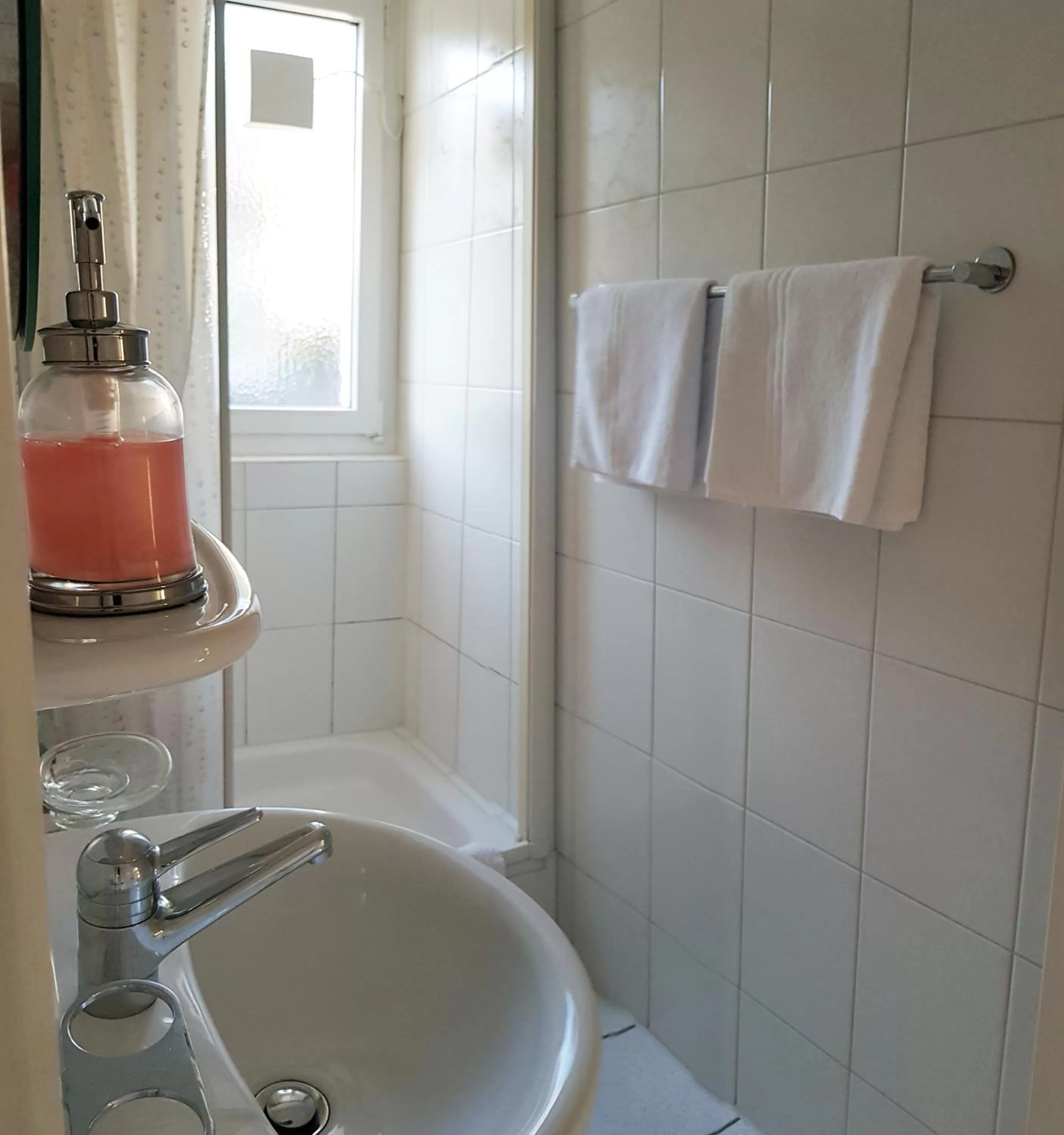 Shower in Adventure Guesthouse Interlaken