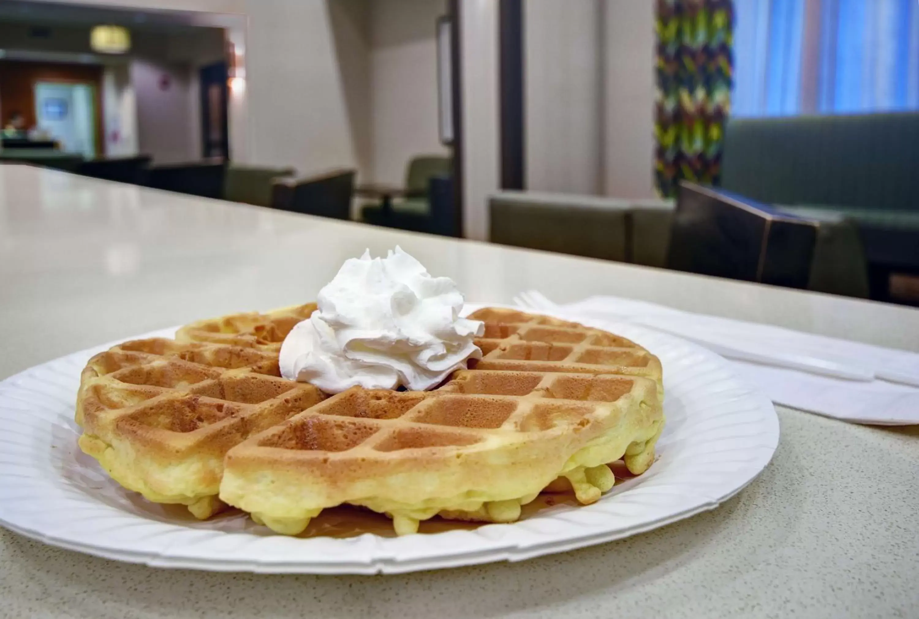 Breakfast in Hampton Inn and Suites Robbinsville