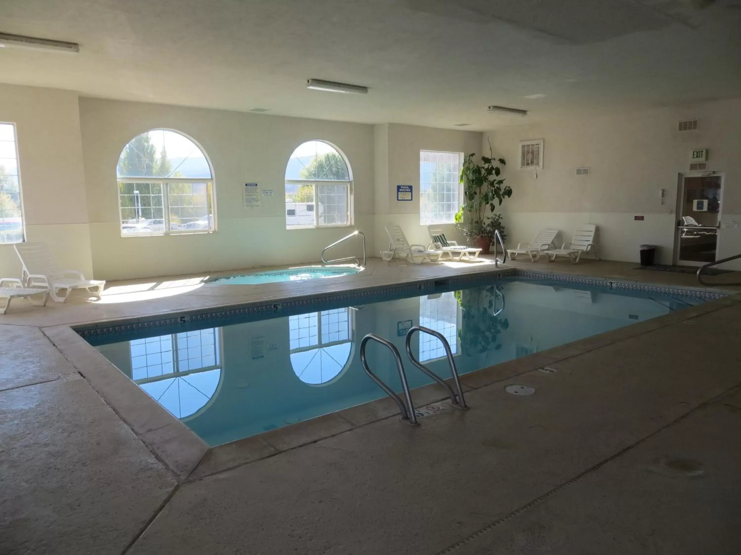 Swimming Pool in Days Inn by Wyndham Capitol Reef