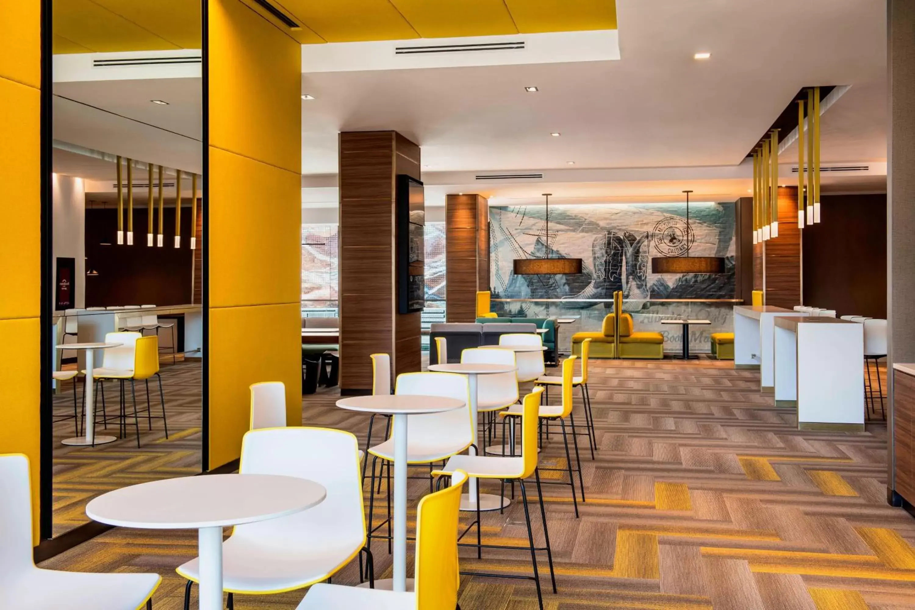 Restaurant/places to eat, Lounge/Bar in Residence Inn by Marriott Calgary Downtown/Beltline District