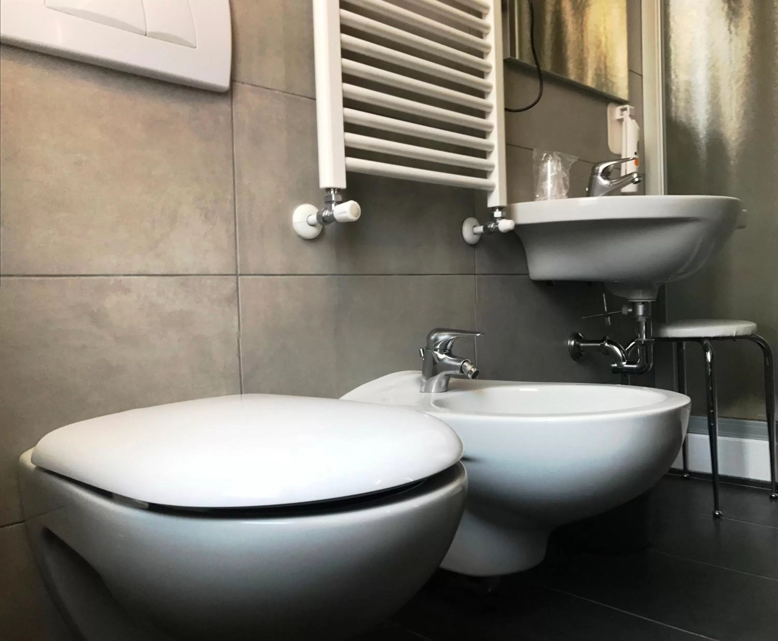 Photo of the whole room in Ibis Styles Milano Centro