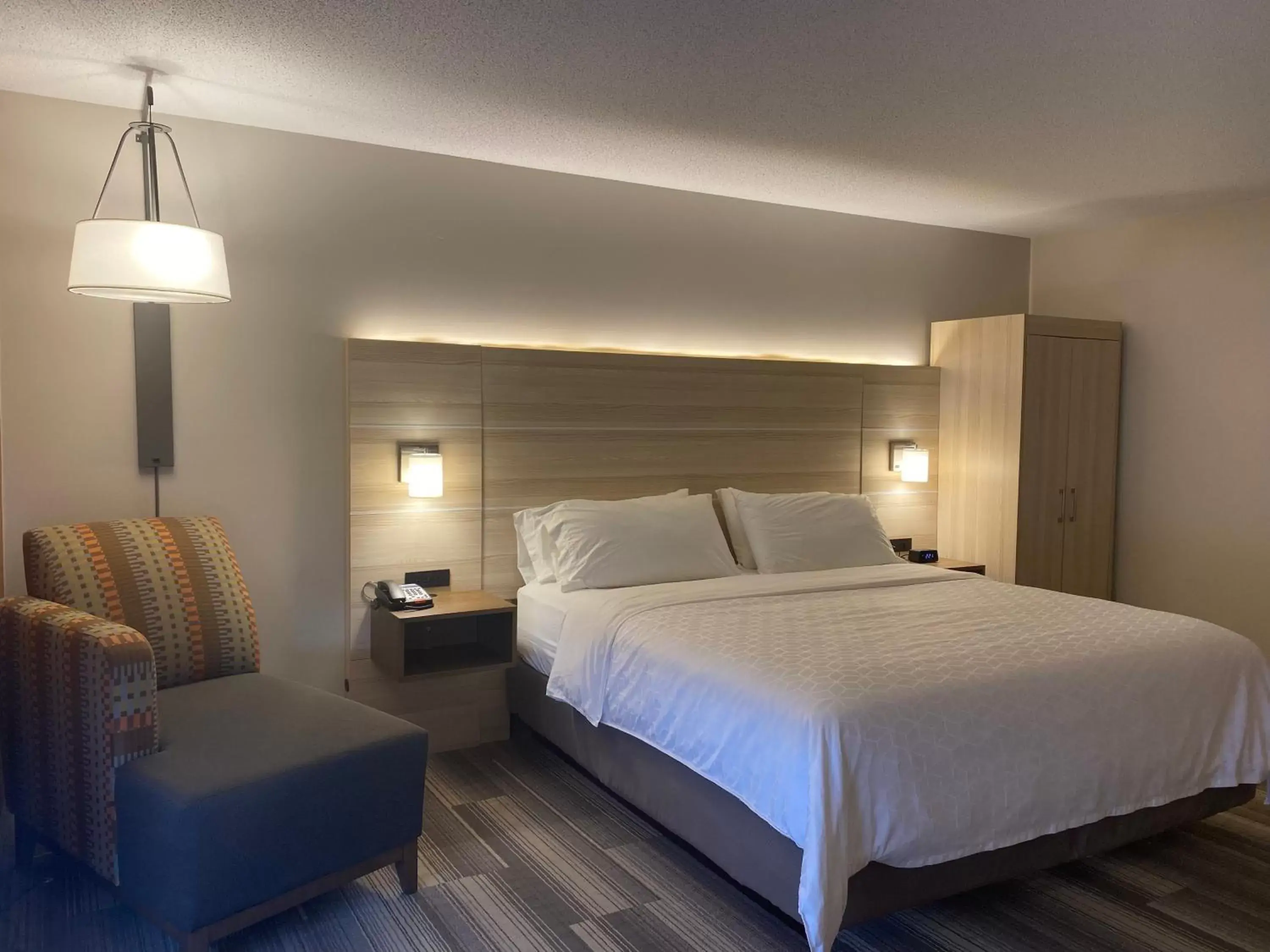 Photo of the whole room, Bed in Holiday Inn Express Hotel & Suites Logansport, an IHG Hotel