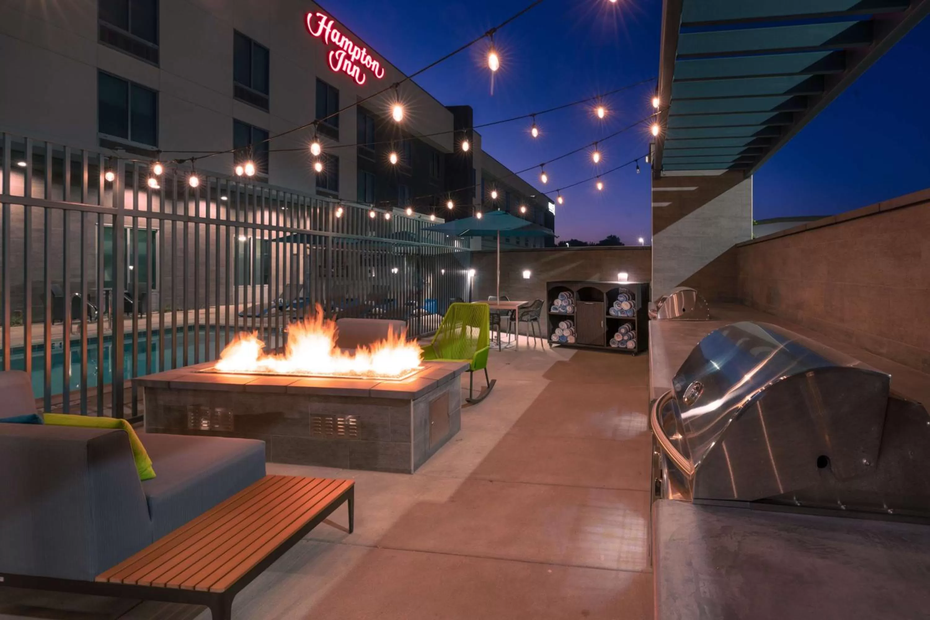 Dining area in Home2 Suites By Hilton Riverside March Air Force Base, Ca