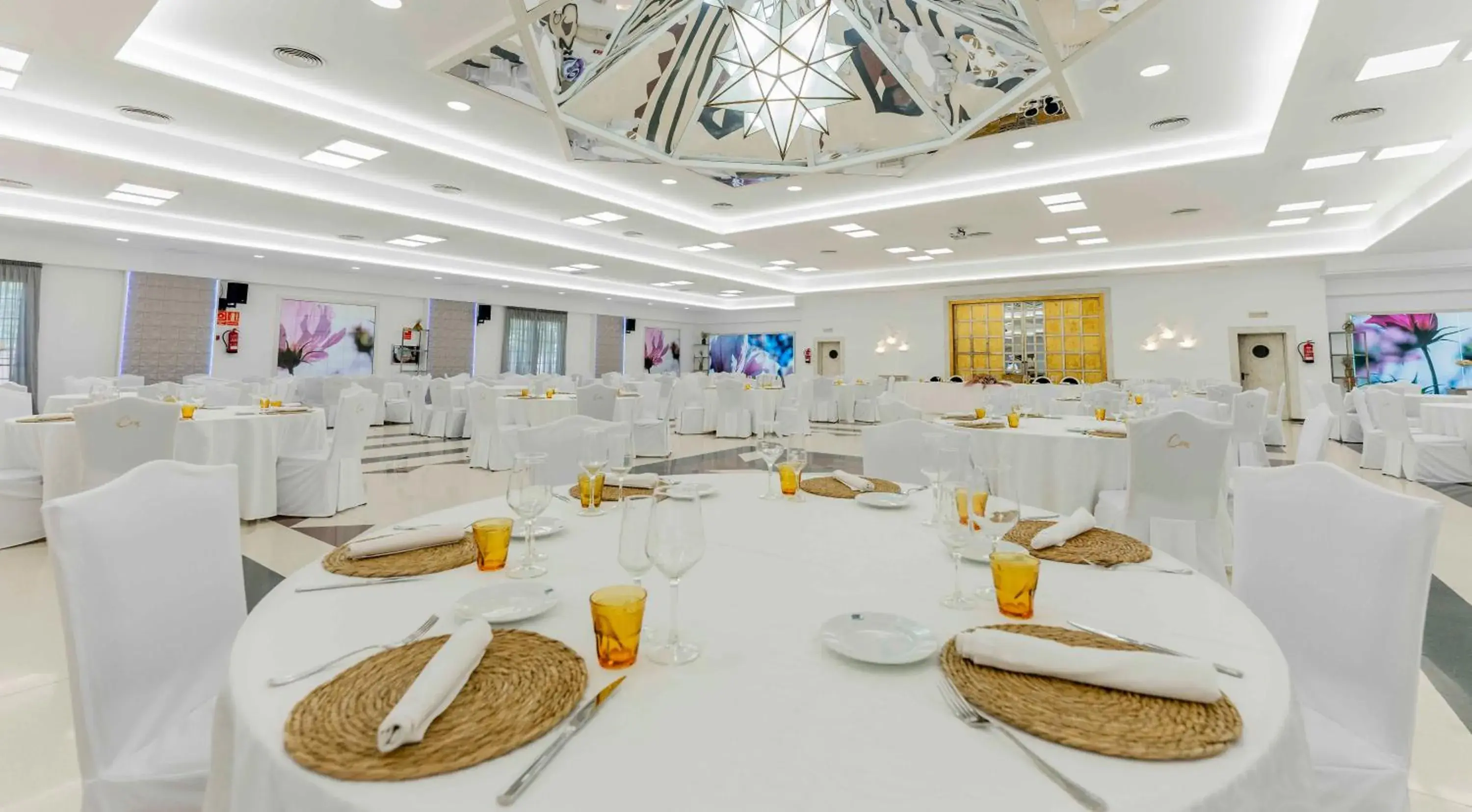 Dining area, Banquet Facilities in Checkin Camino de Granada