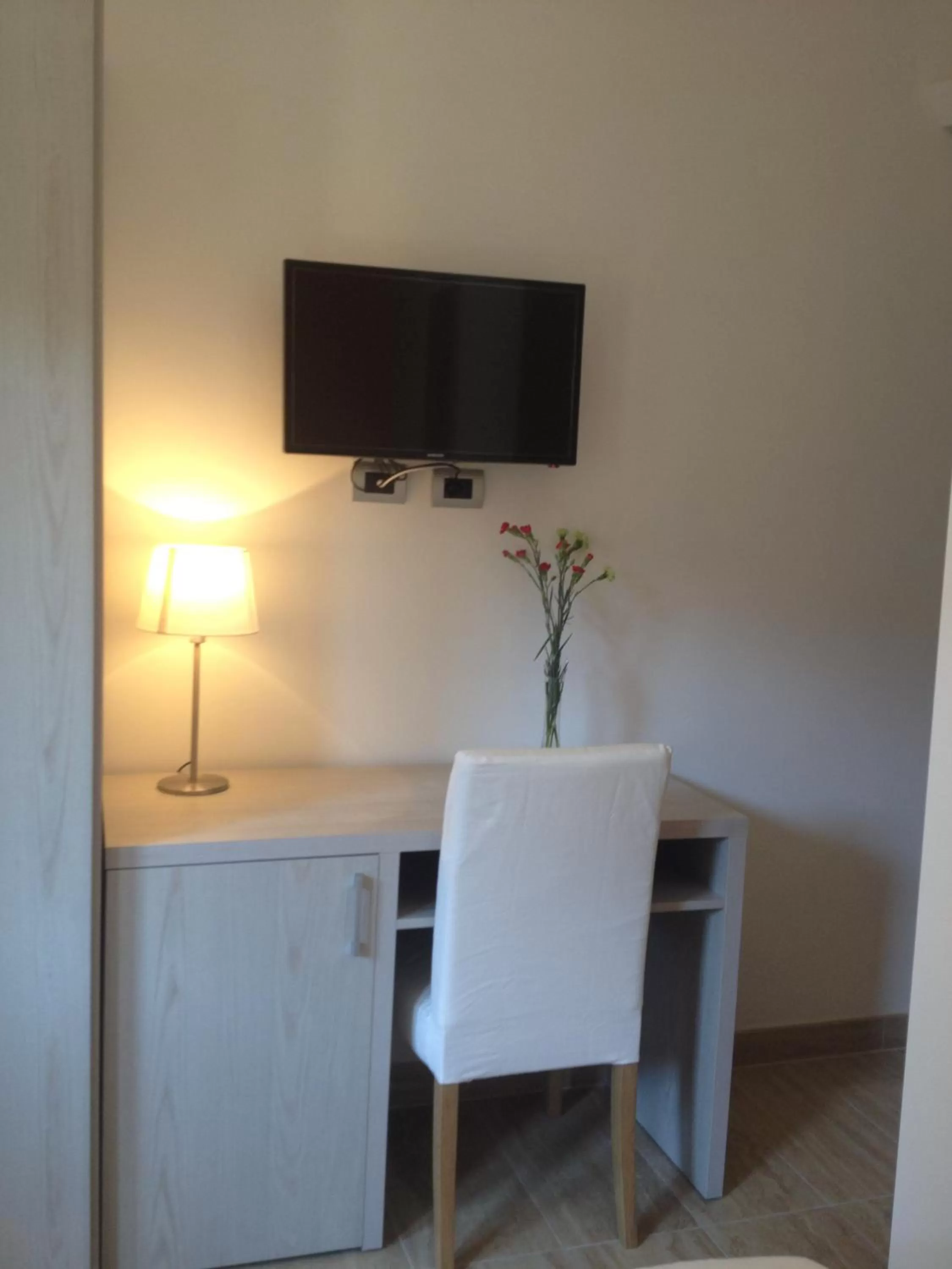 Decorative detail in Trastevere's Friends