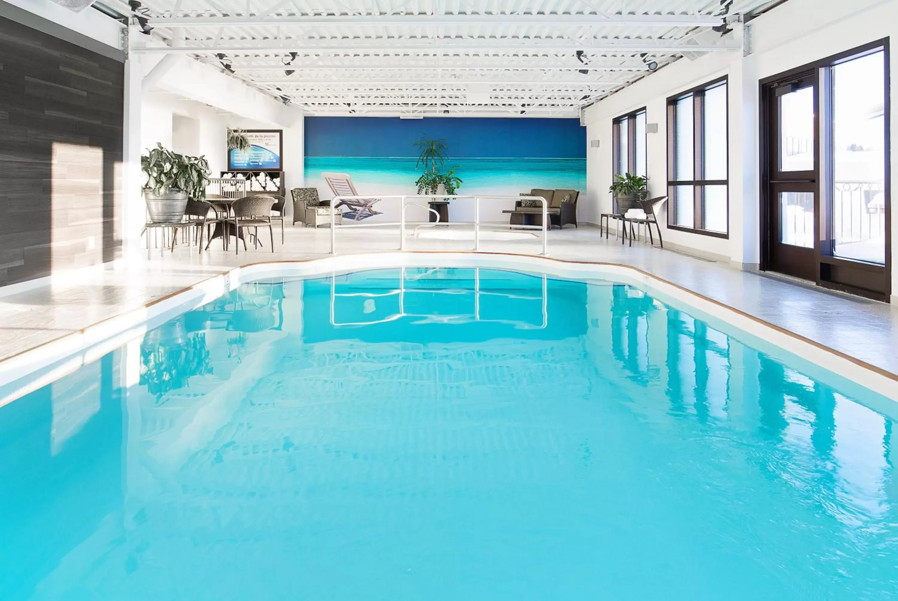 Swimming Pool in Hotel Universel Alma