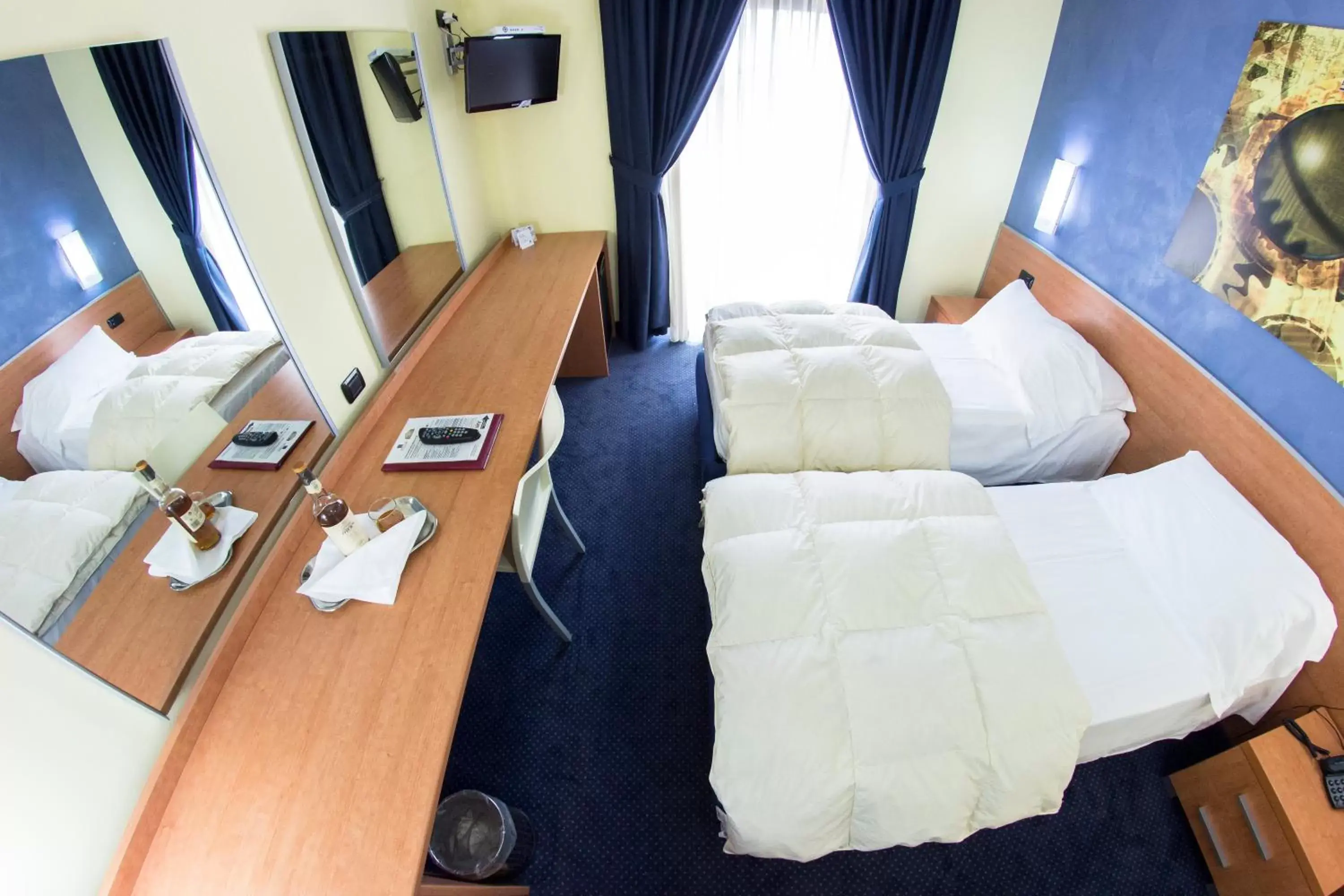 Photo of the whole room, Bed in Best Western Hotel Class