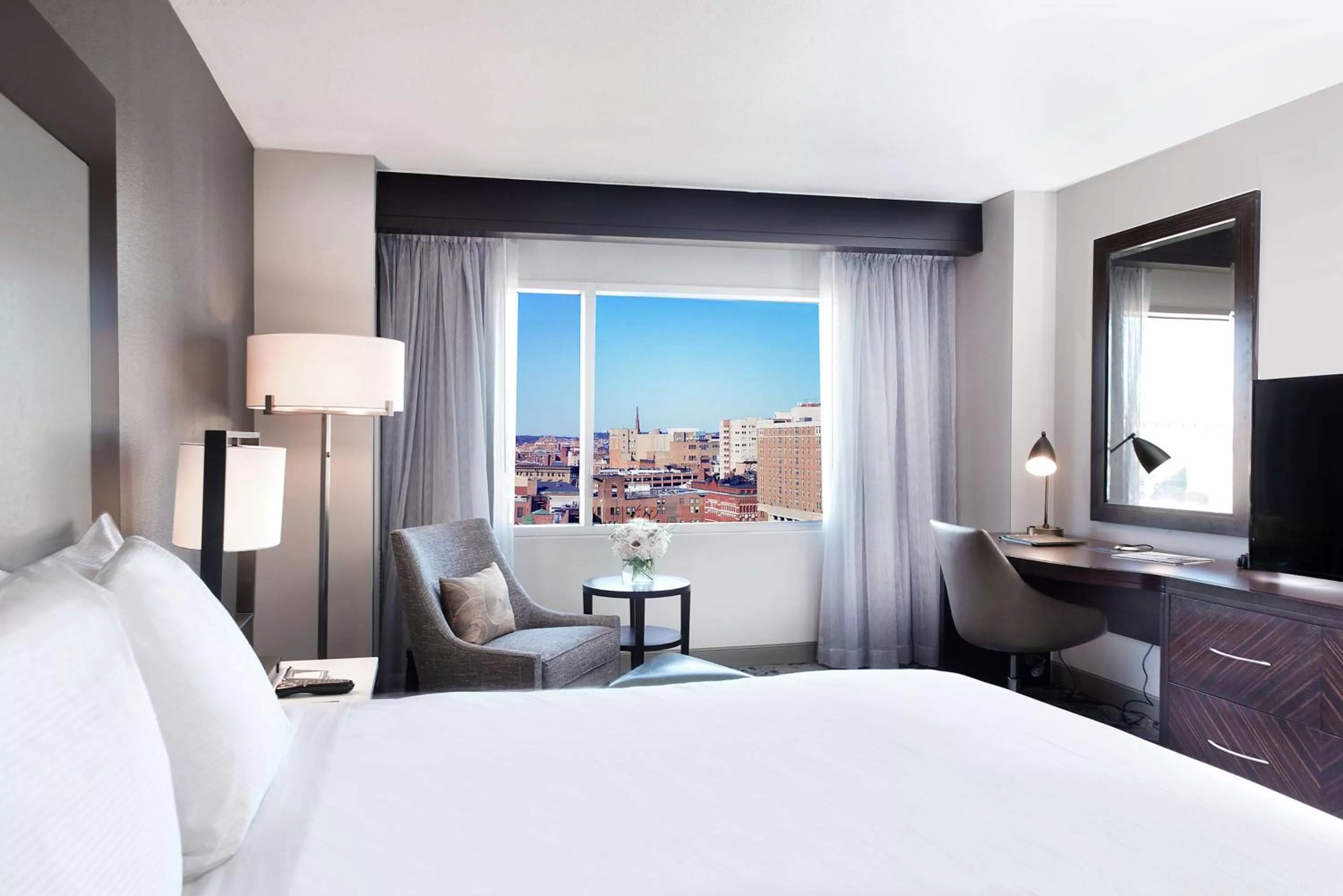 Bedroom, Bed in Hilton Baltimore Inner Harbor