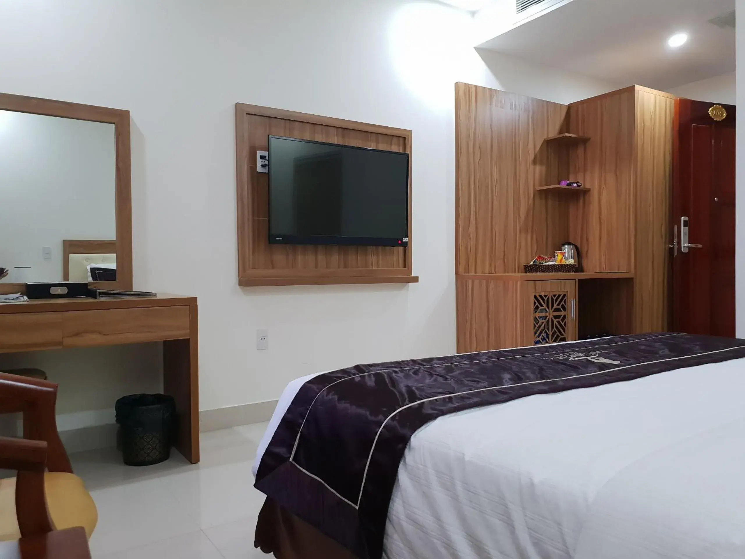 Communal lounge/ TV room, Bed in Phu Cuong Beach Hotel