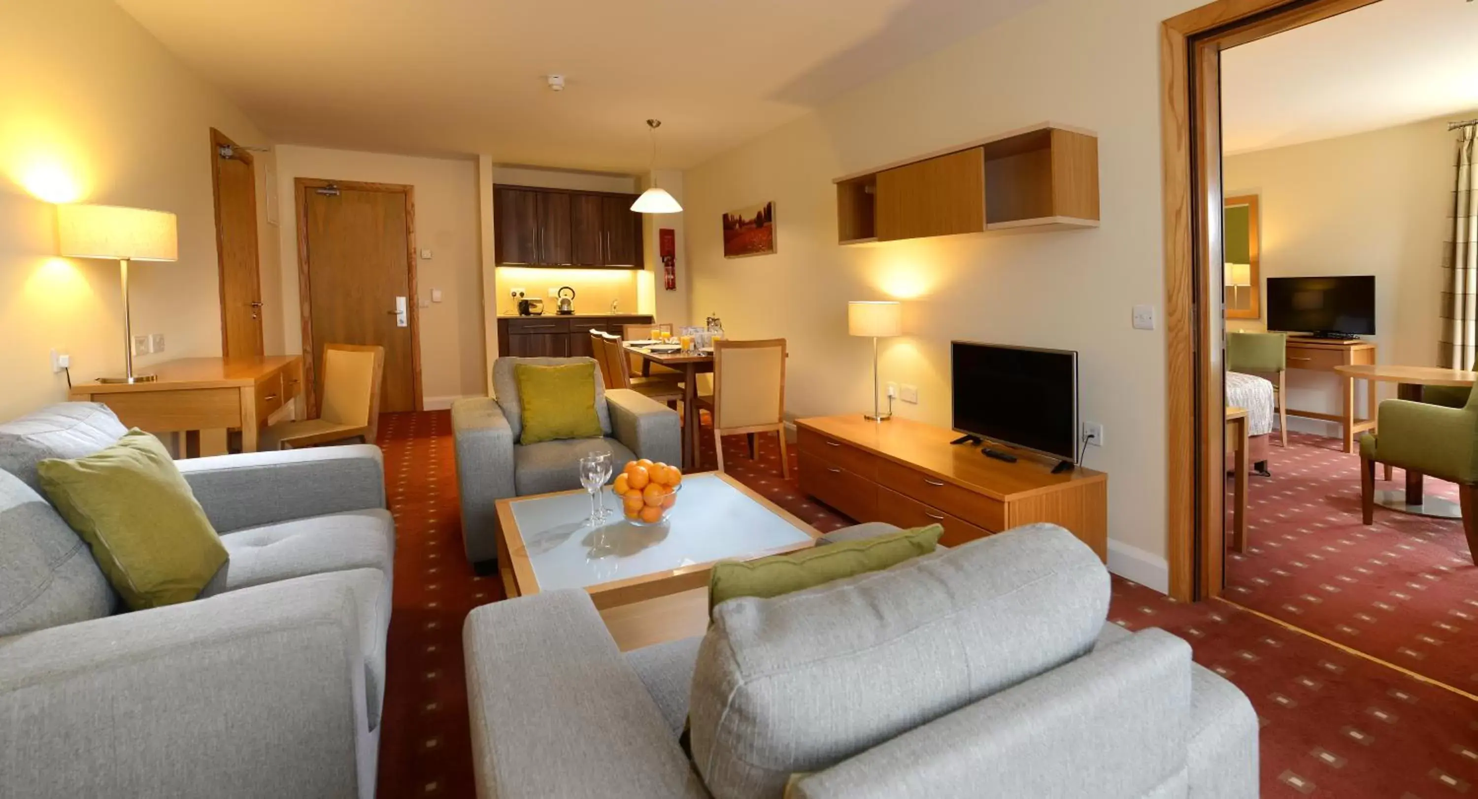 Coffee/tea facilities, Seating Area in Hotel Killarney