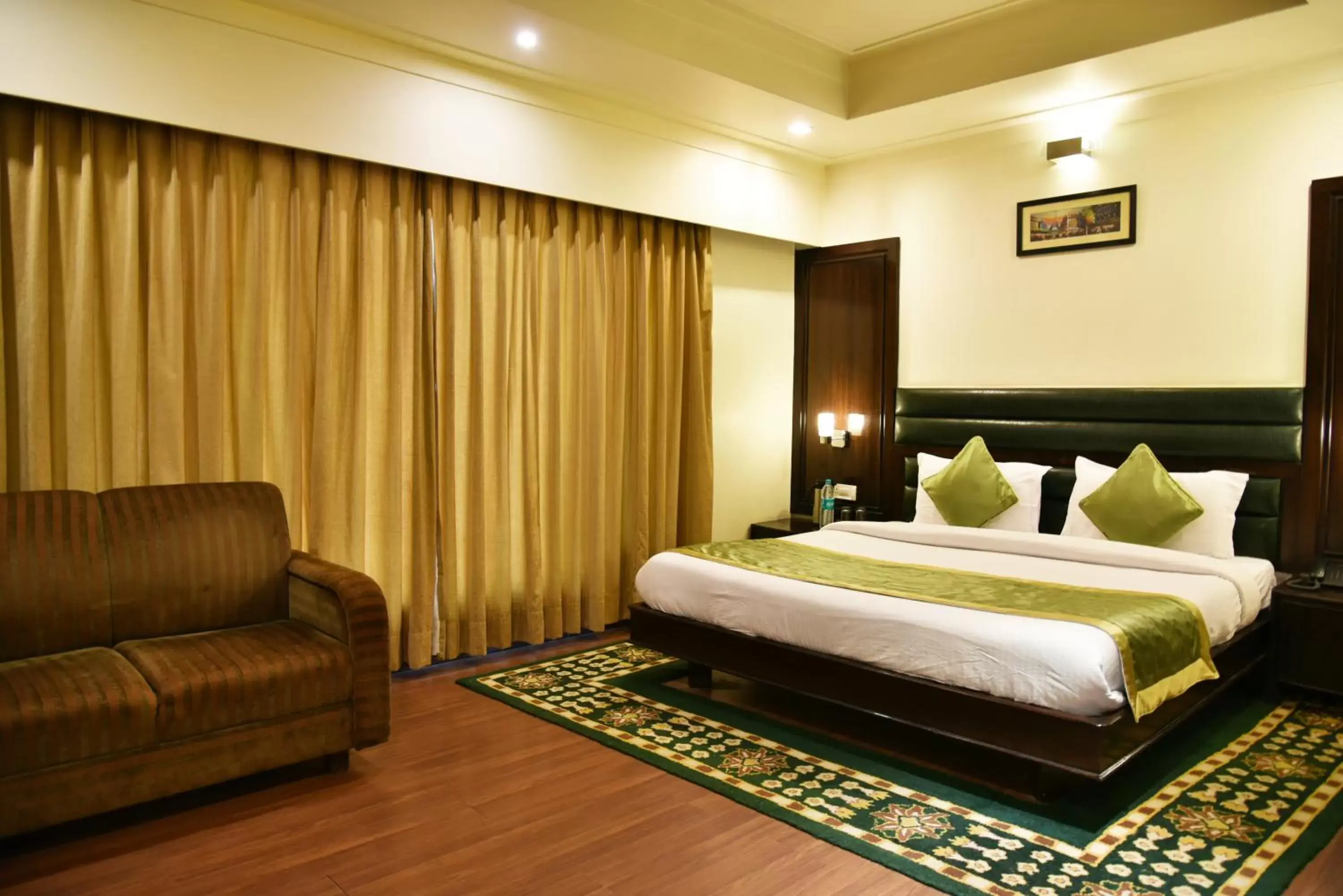 Bedroom, Bed in Indraprastha Resort, Dalhousie