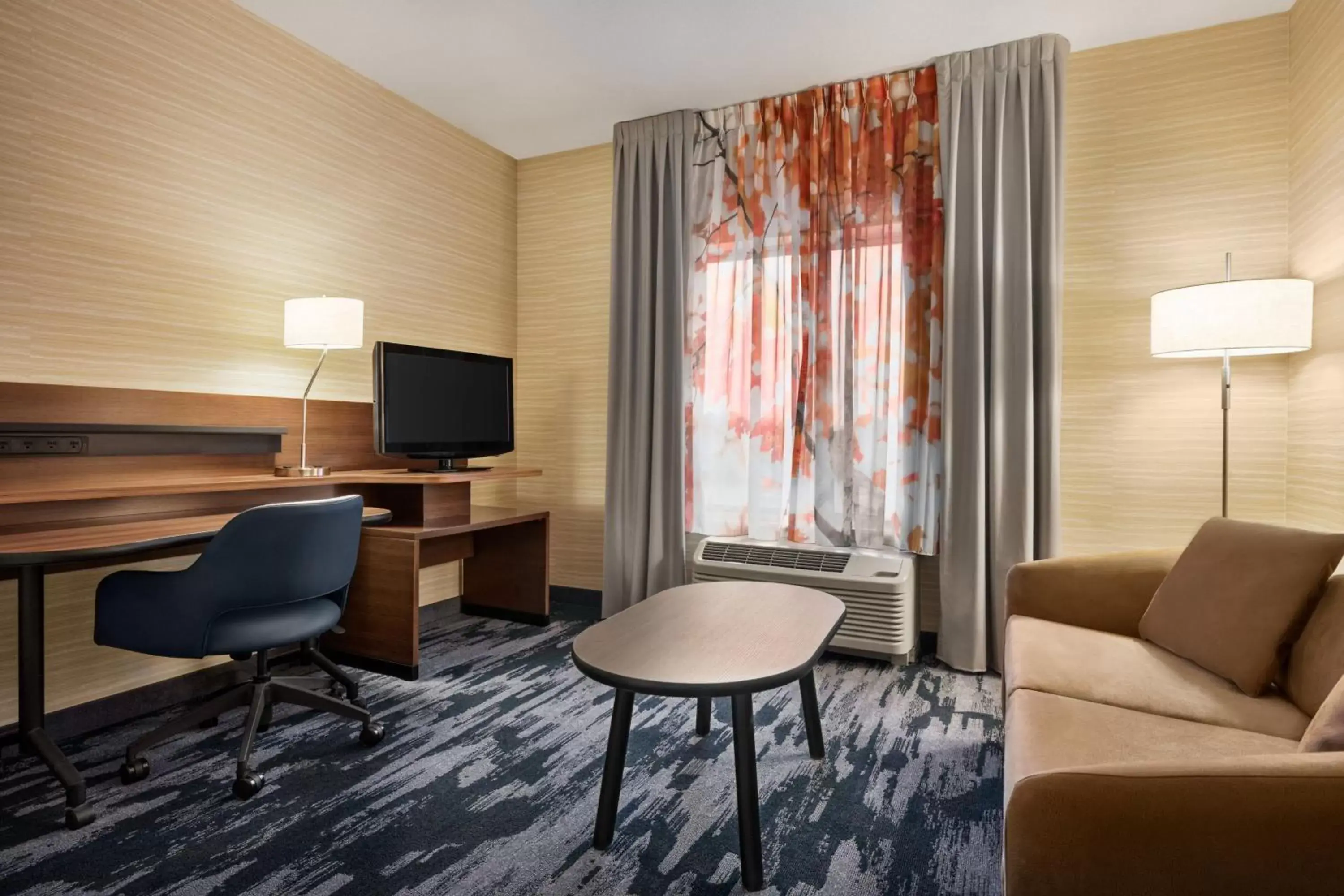 Photo of the whole room, Seating Area in Fairfield Inn & Suites by Marriott Hershey Chocolate Avenue