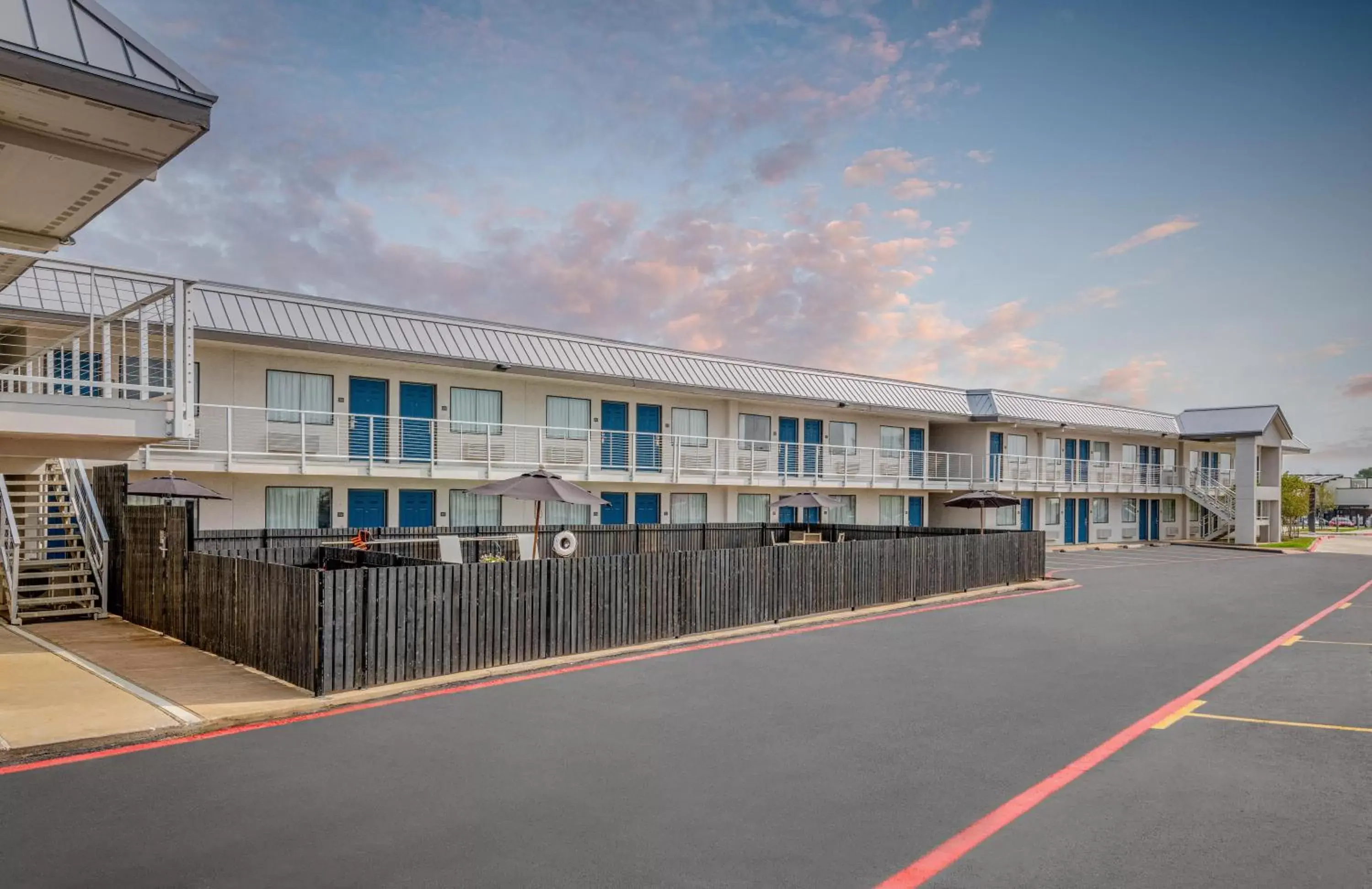 Property Building in Motel 6-Euless, TX - Dallas