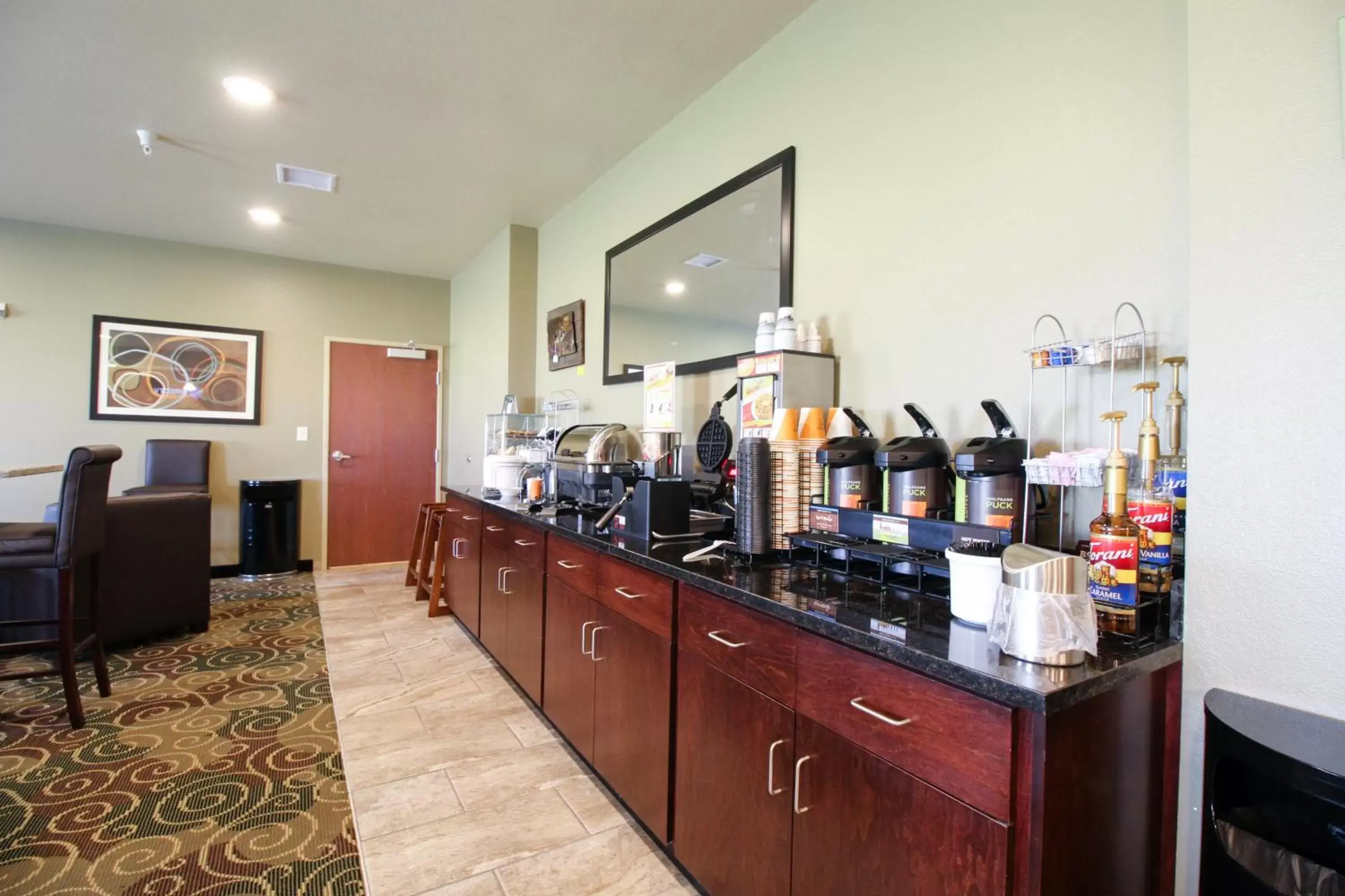 Food and drinks in Cobblestone Hotel & Suites - Devils Lake