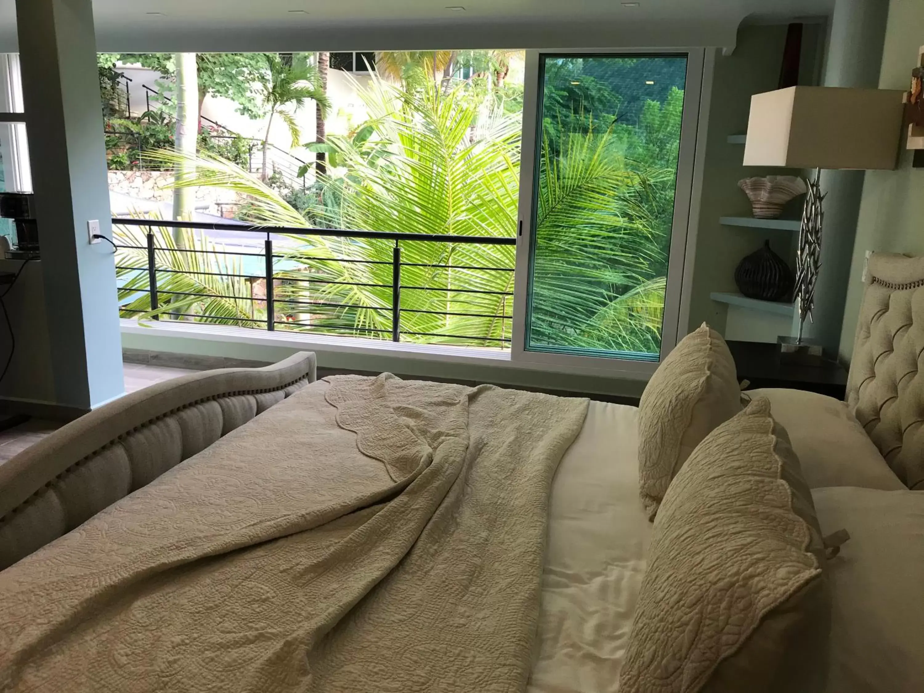 Bed in South Shore Villa Armonia Luxury Boutique