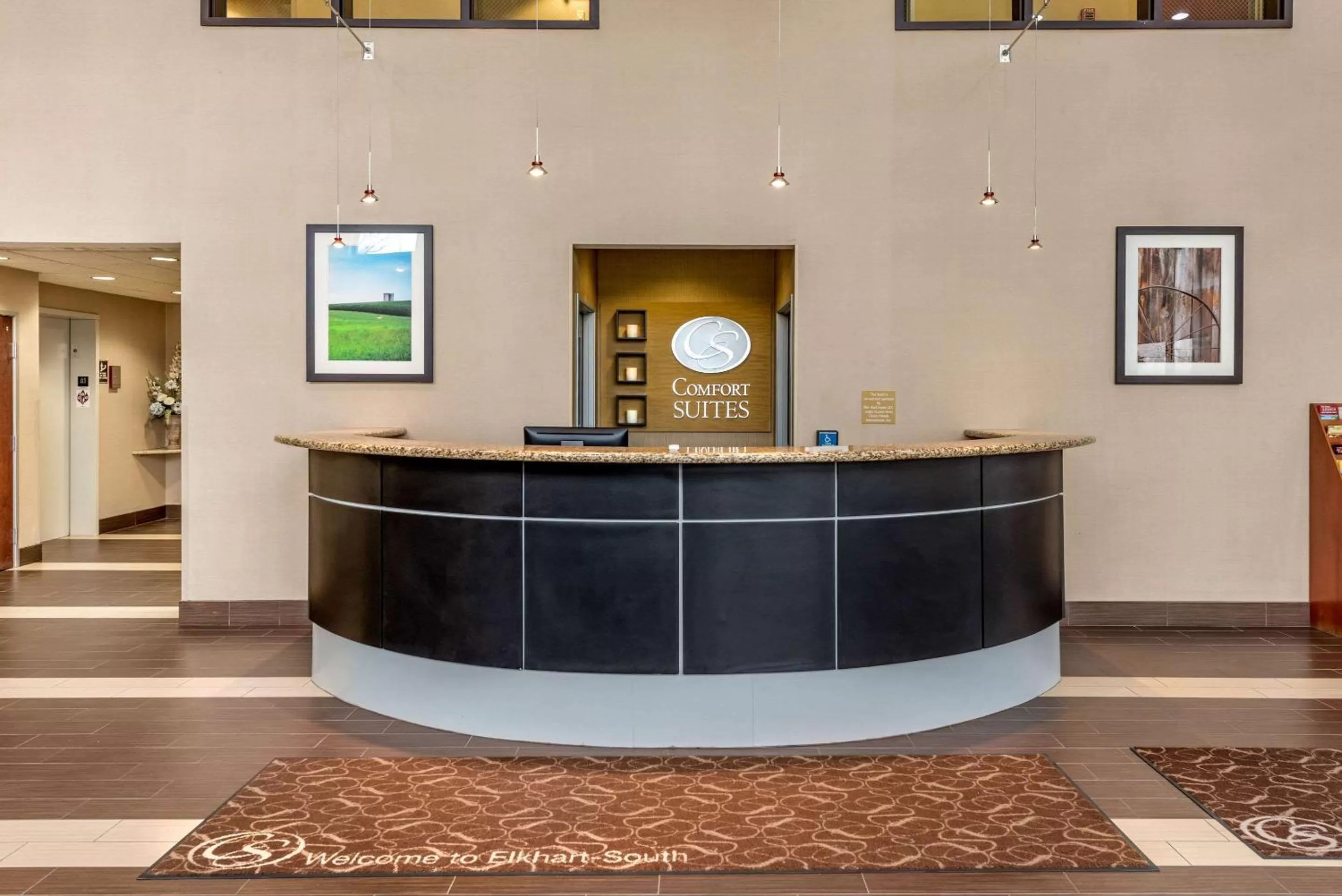 Lobby or reception in Comfort Suites Elkhart South