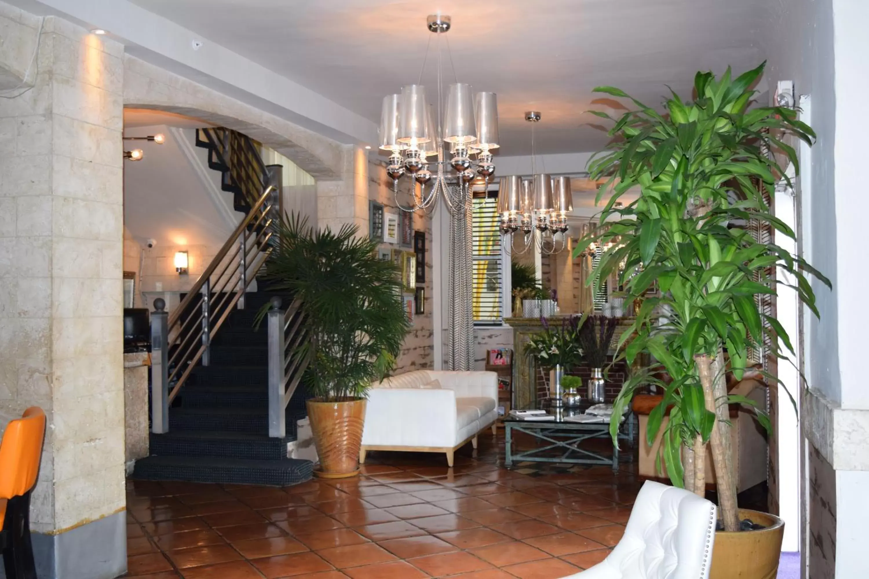 Lobby or reception in Shelley Hotel