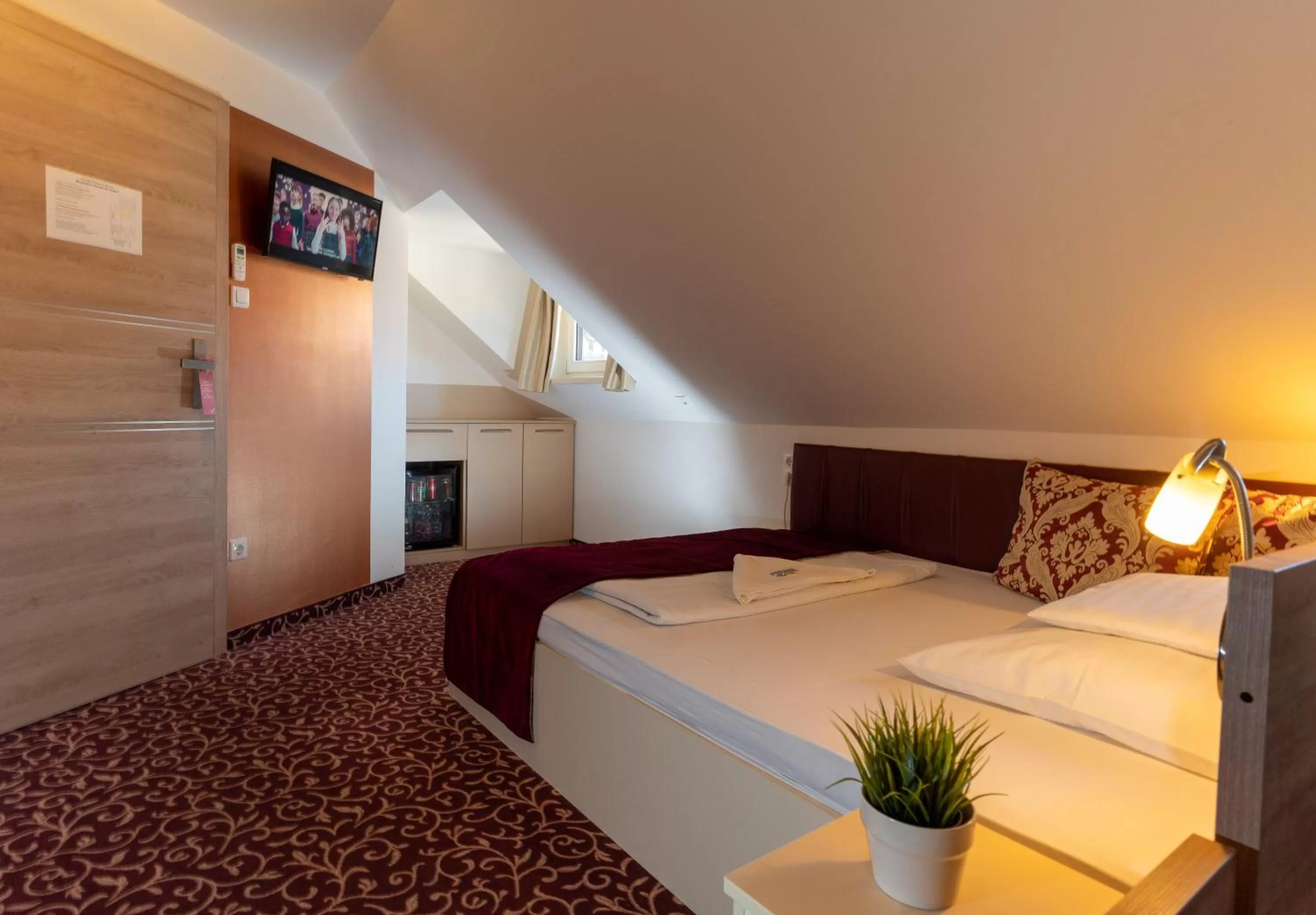 Photo of the whole room, Bed in Teátrum Boutique Hotel