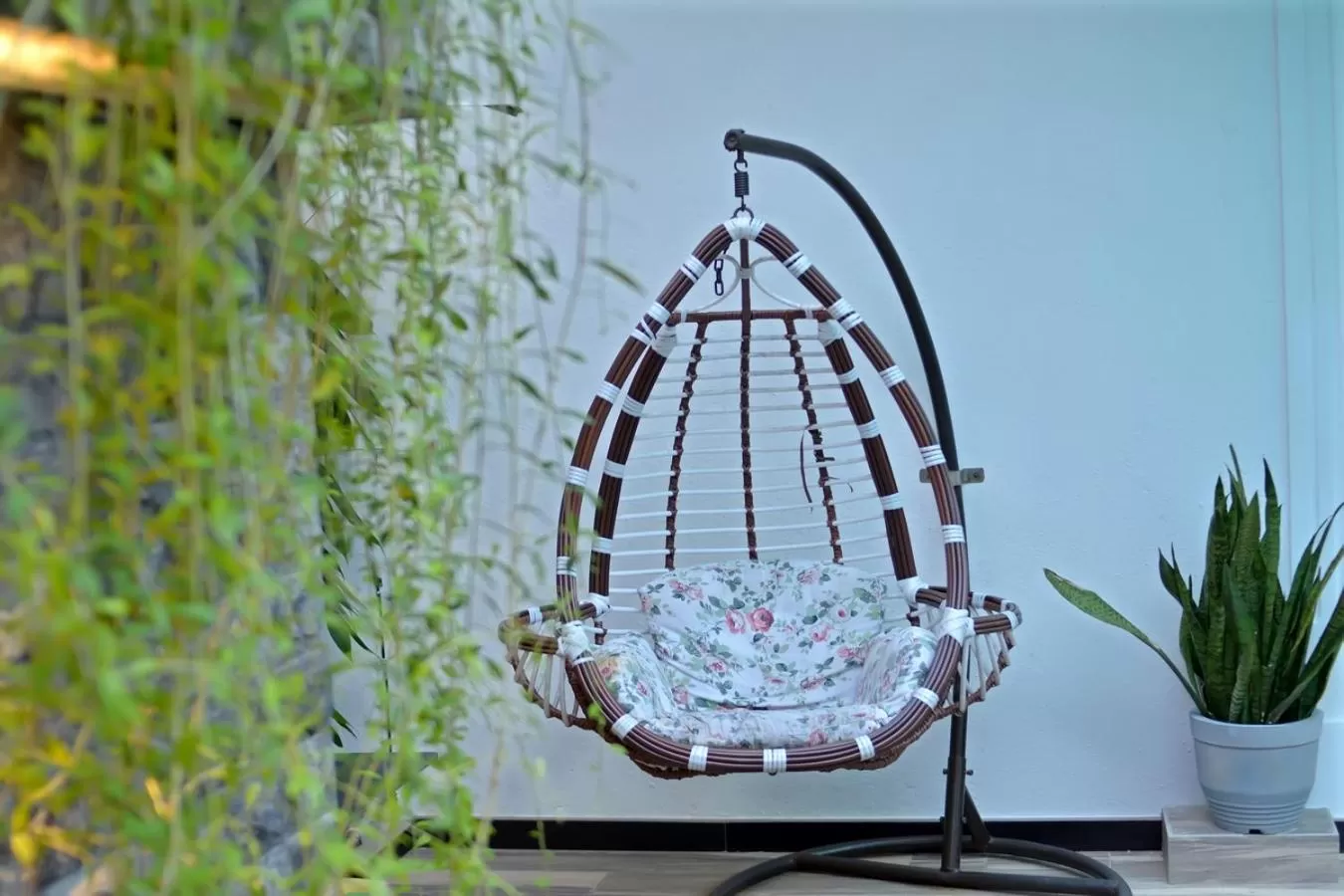 Seating area in Negombo New Queen's Palace