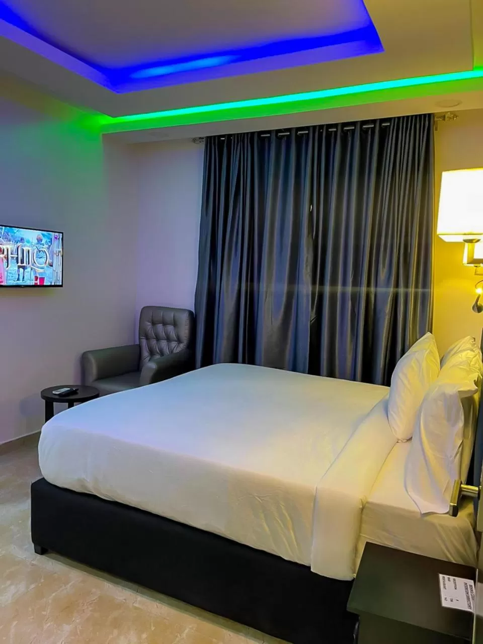 TV and multimedia, Bed in Beniks courtyard Hotel