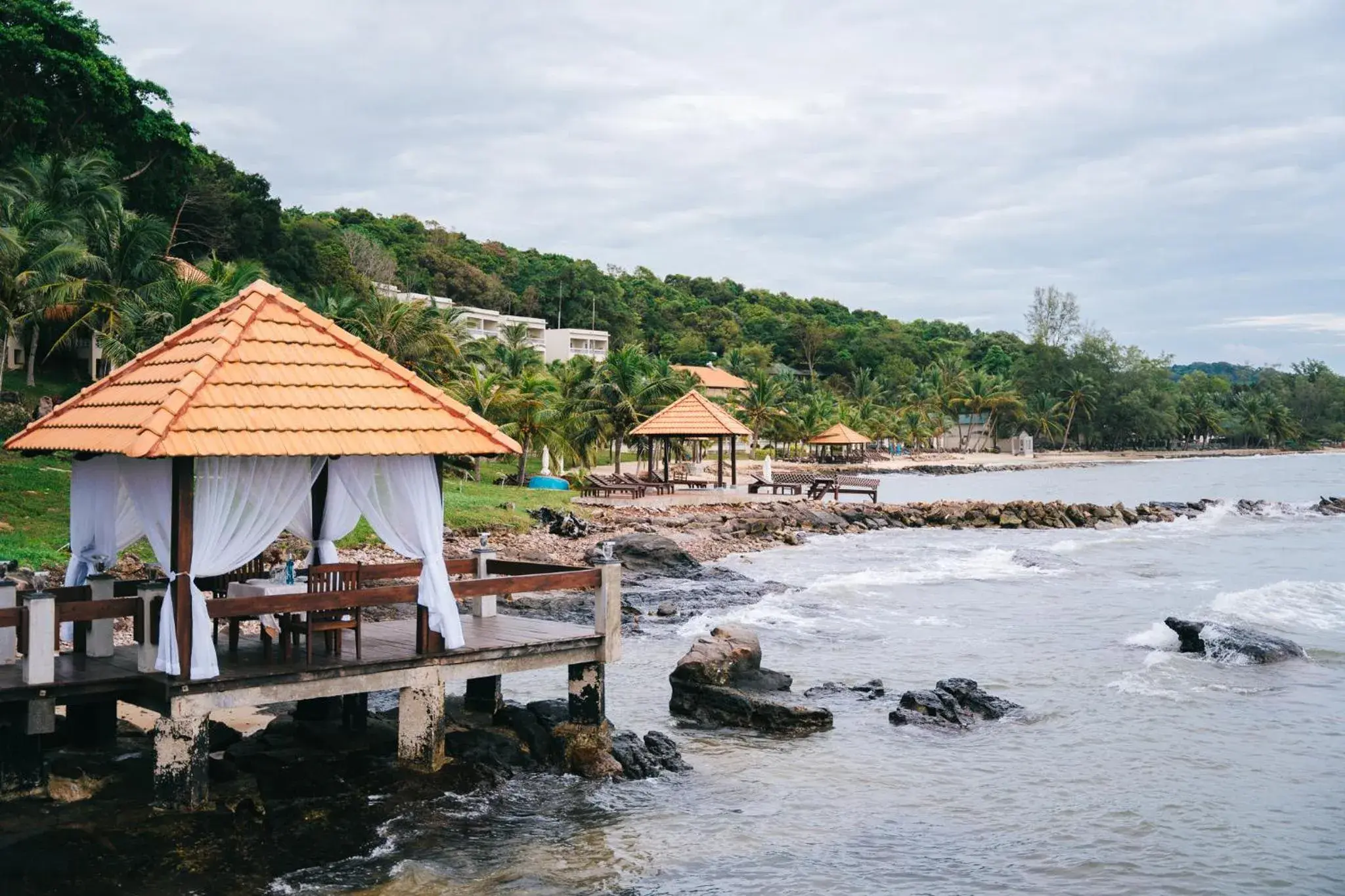 Restaurant/places to eat in Sea Sense Resort